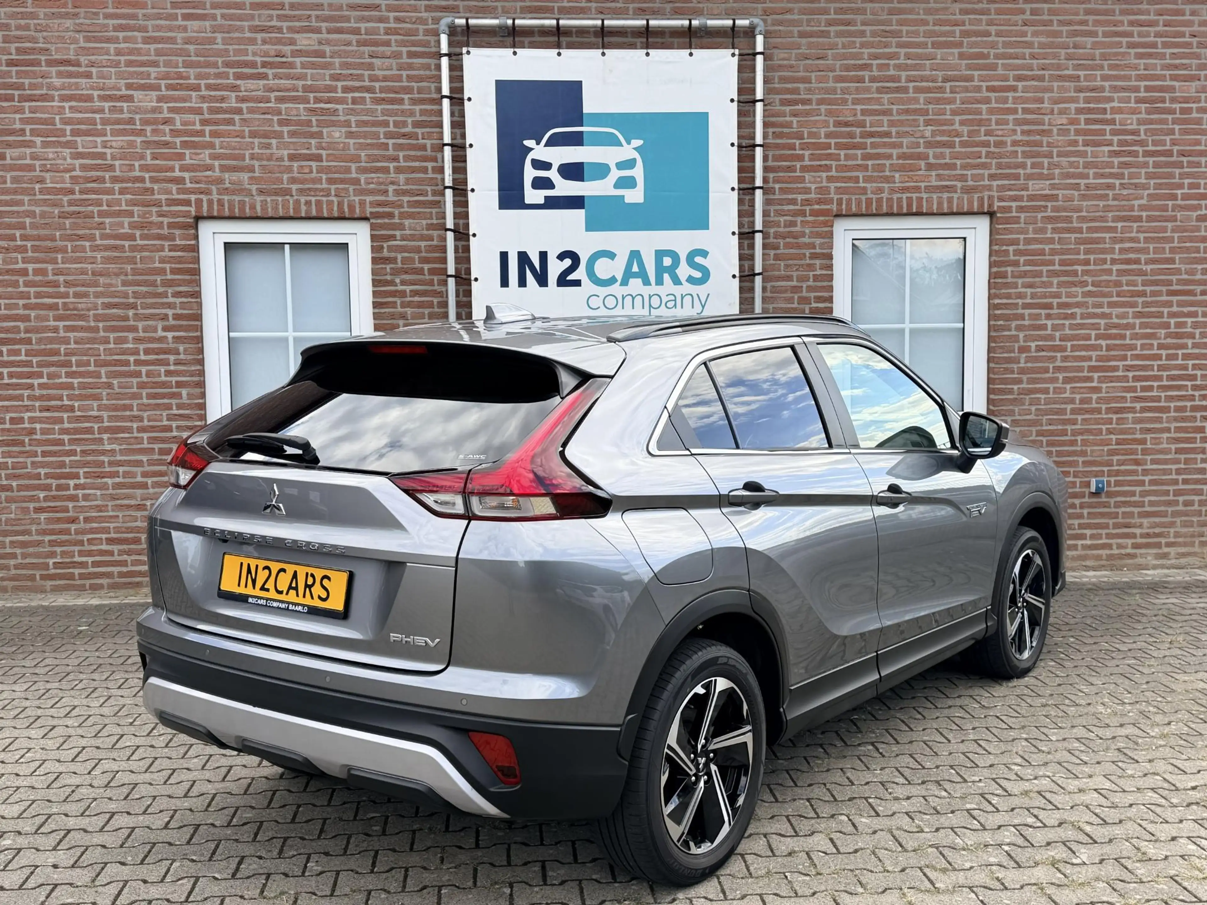 Mitsubishi Eclipse Cross 2.4 PHEV Intense+ Apple carplay / Android Auto — photo 3