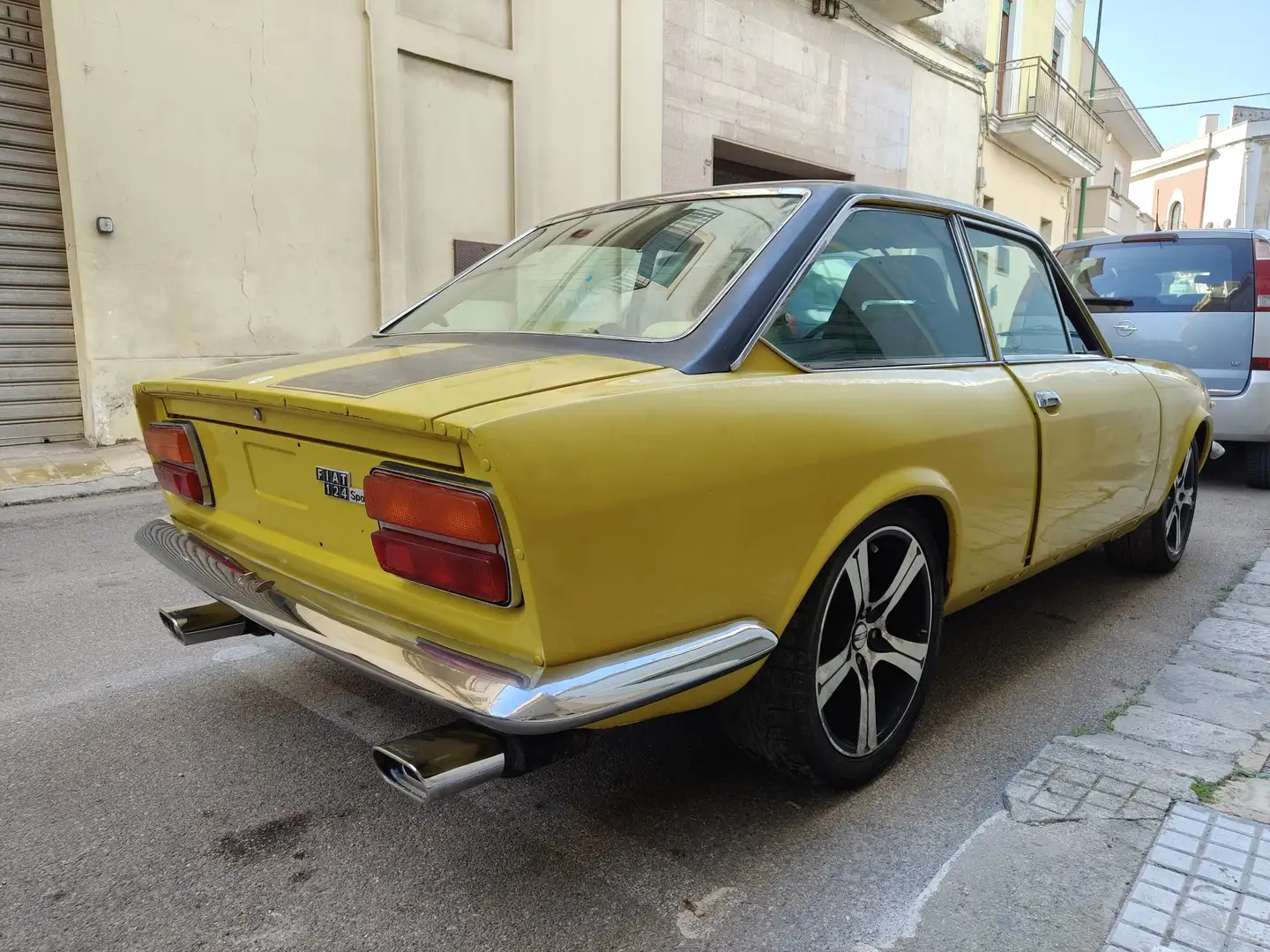 Fiat 124 Coupè Giallo - 2