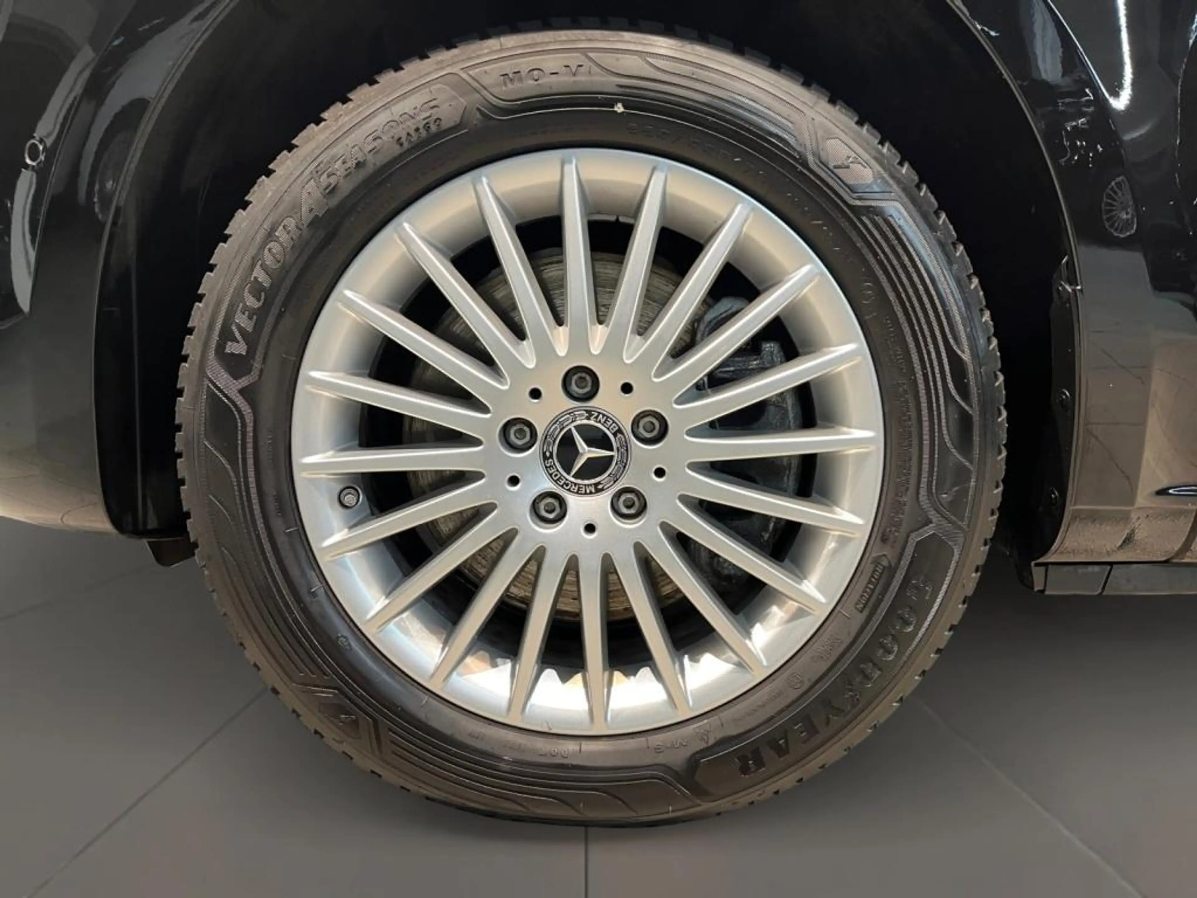 Mercedes-Benz Vito 124 Tourer 9 Sitze,AHK,MBeam — photo 11