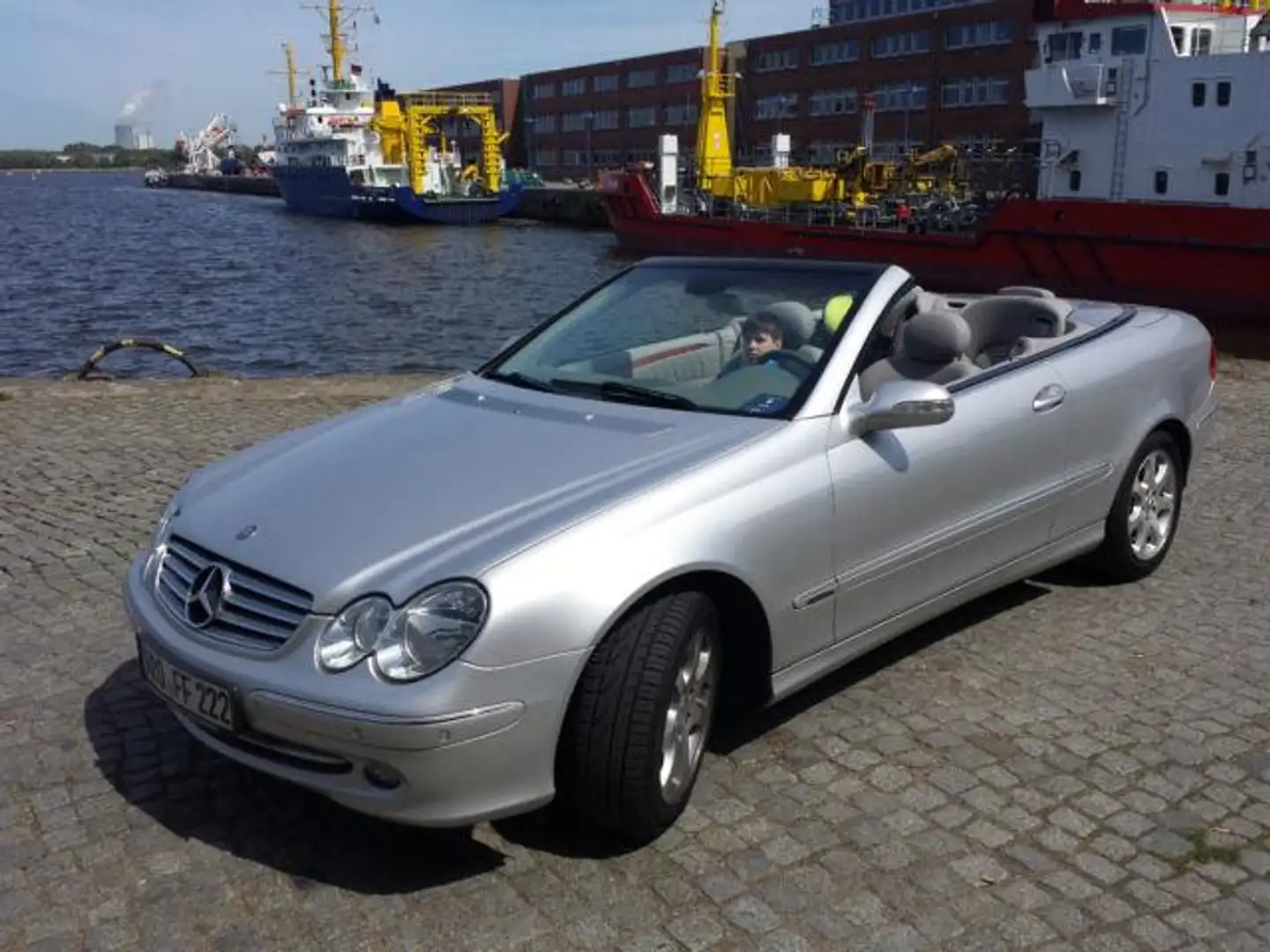 Mercedes-Benz CLK 200 Cabrio in Silber gebraucht in Rostock für € 7.500,-
