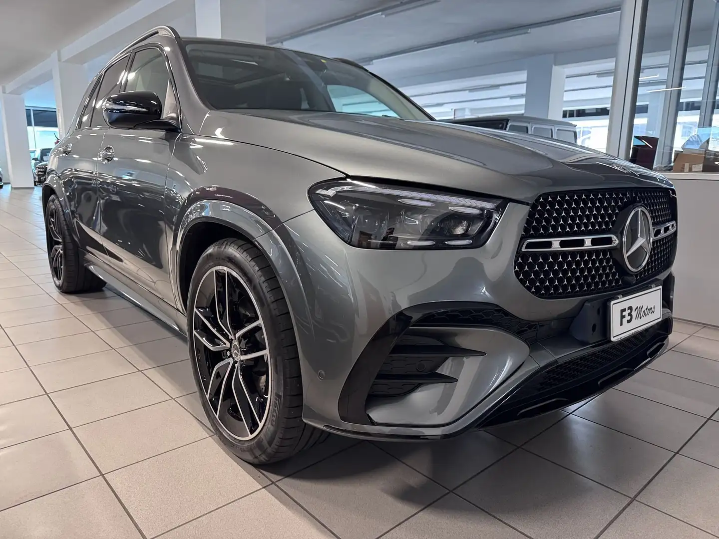 Mercedes-Benz GLE 300 GLE 300 d 4Matic Mild Hybrid AMG Line Premium Plus Gris - 2