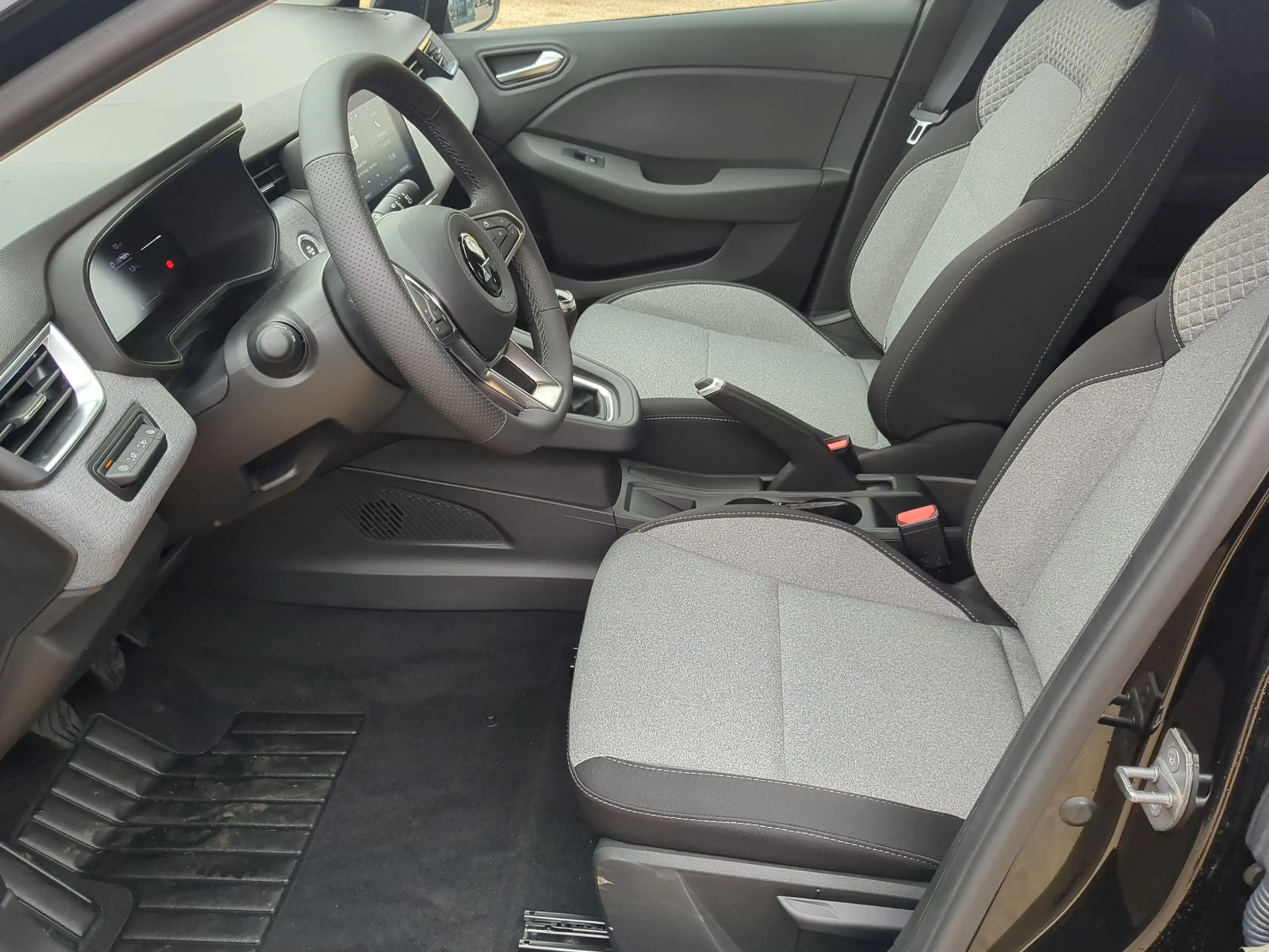 Mitsubishi Colt Plus  MY25 SHZ+LKHZ+Klimaauto. — photo 5