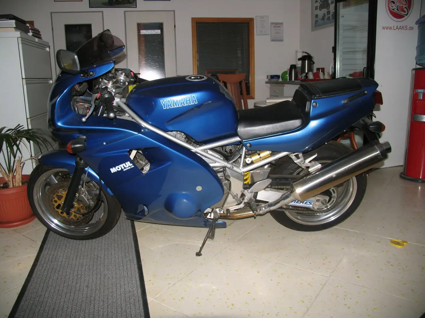 Yamaha TRX 850 Blau - 1