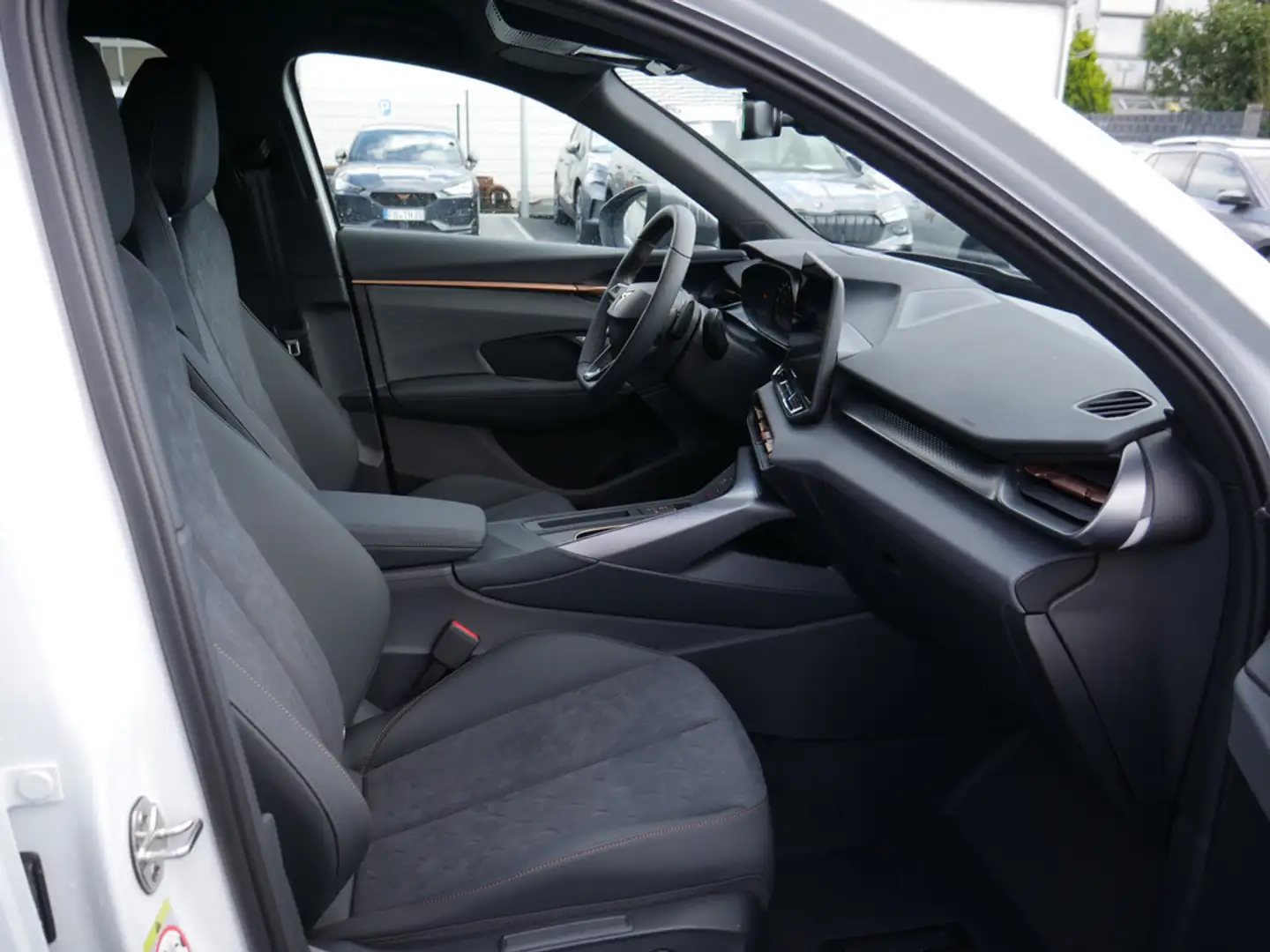 CUPRA Terramar 1.5 eTSI - PDC SHZ KAMERA AHK ACC HUD LED *SN219* Weiß - 2