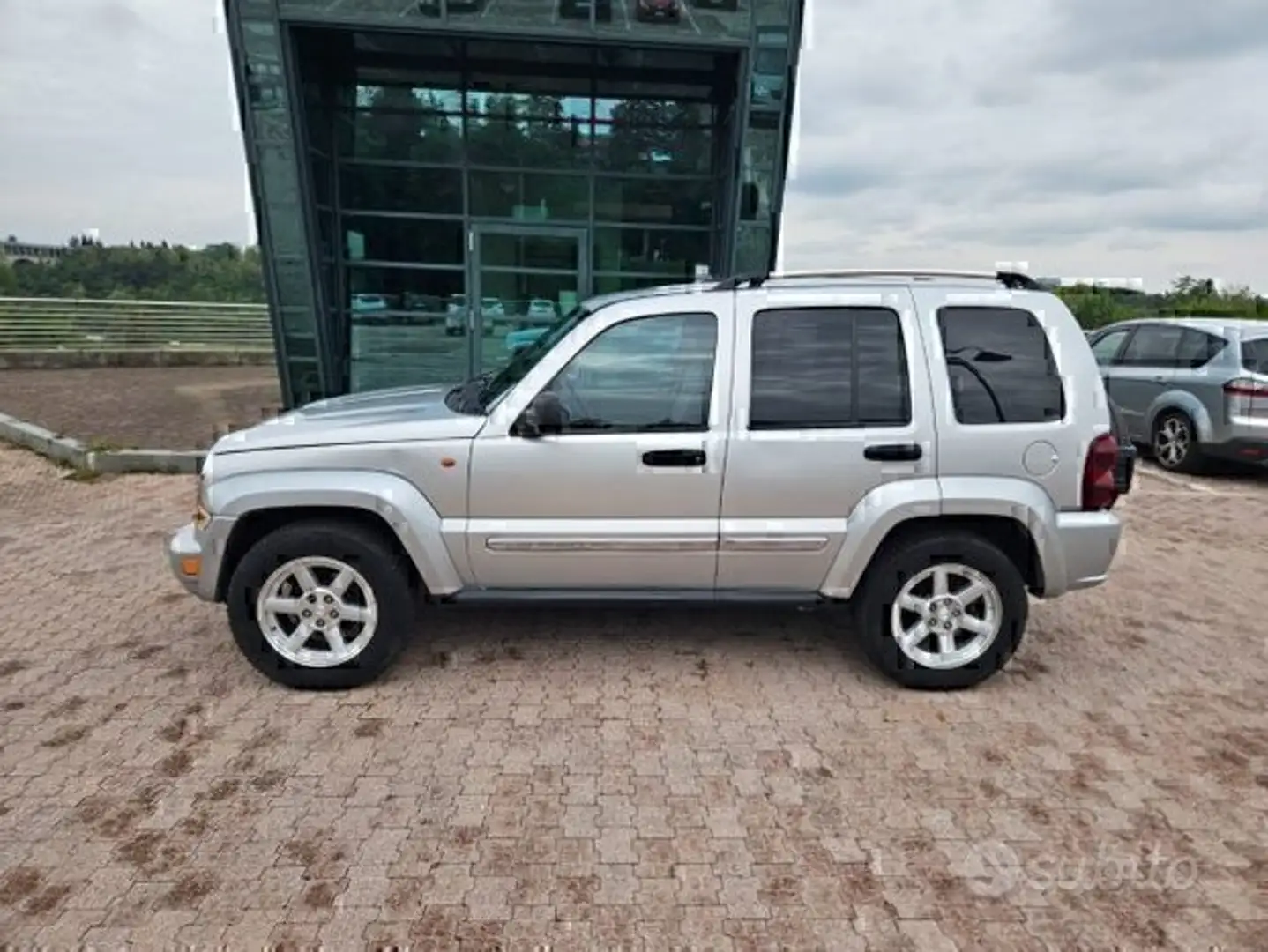 Jeep Cherokee VALUTIAMO USATO/SCAMBIO Gris - 2
