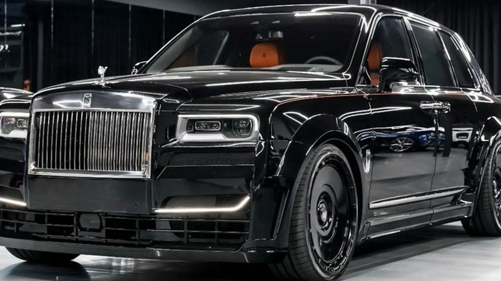 Rolls-Royce Cullinan Чорний - 1