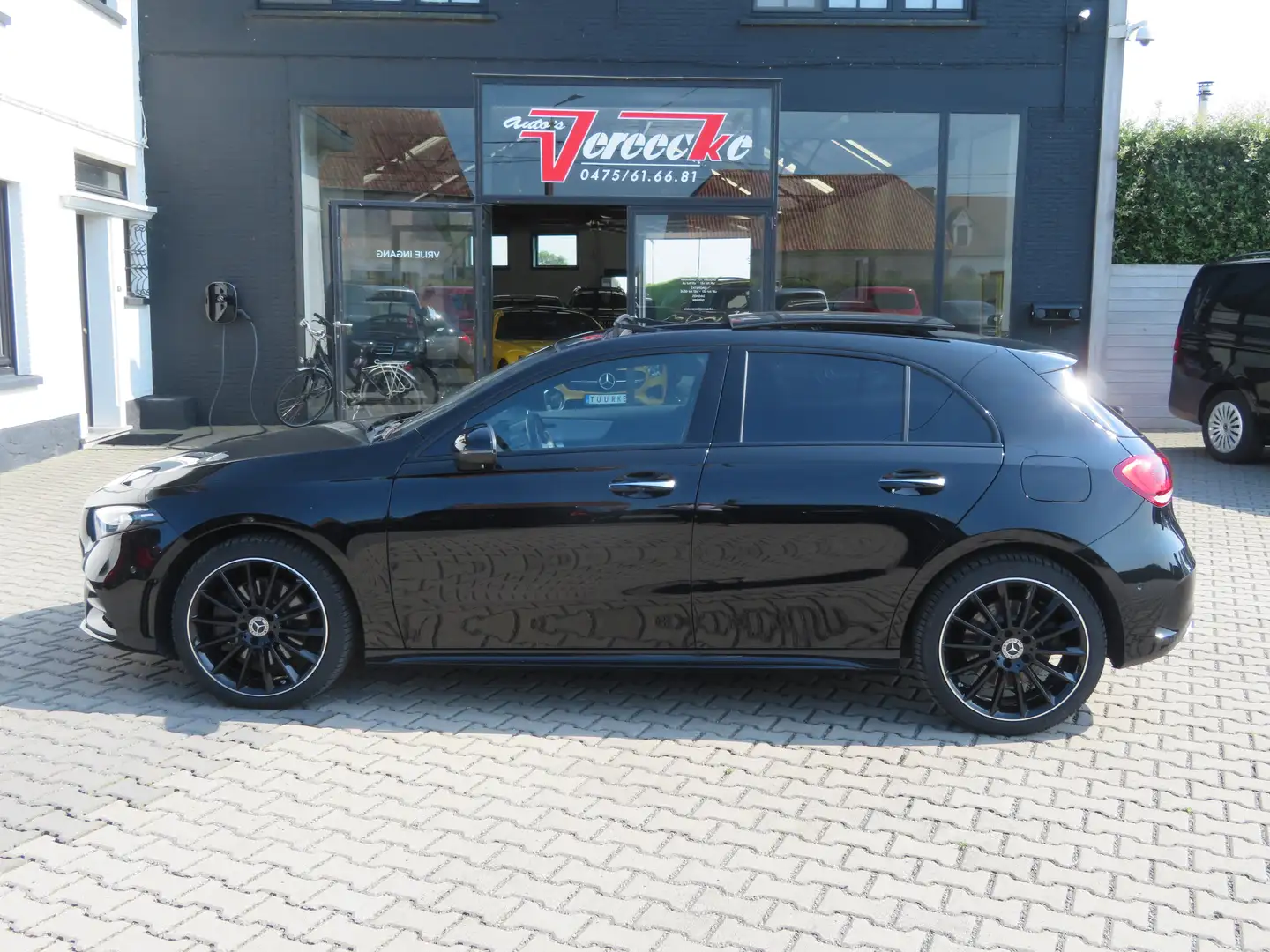 Mercedes-Benz A 250 Amg-Pack Zwart - 2