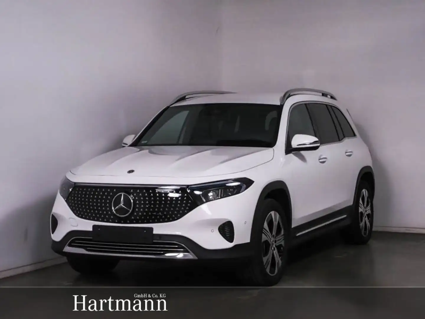 Mercedes-Benz EQB 300 EQB 300 4MATIC Keyless Go AHK Klimaautomatik LED Weiß - 1