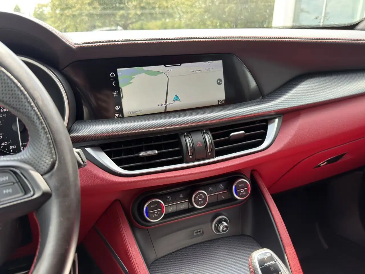 Alfa Romeo Stelvio снимка Alfa Romeo Stelvio