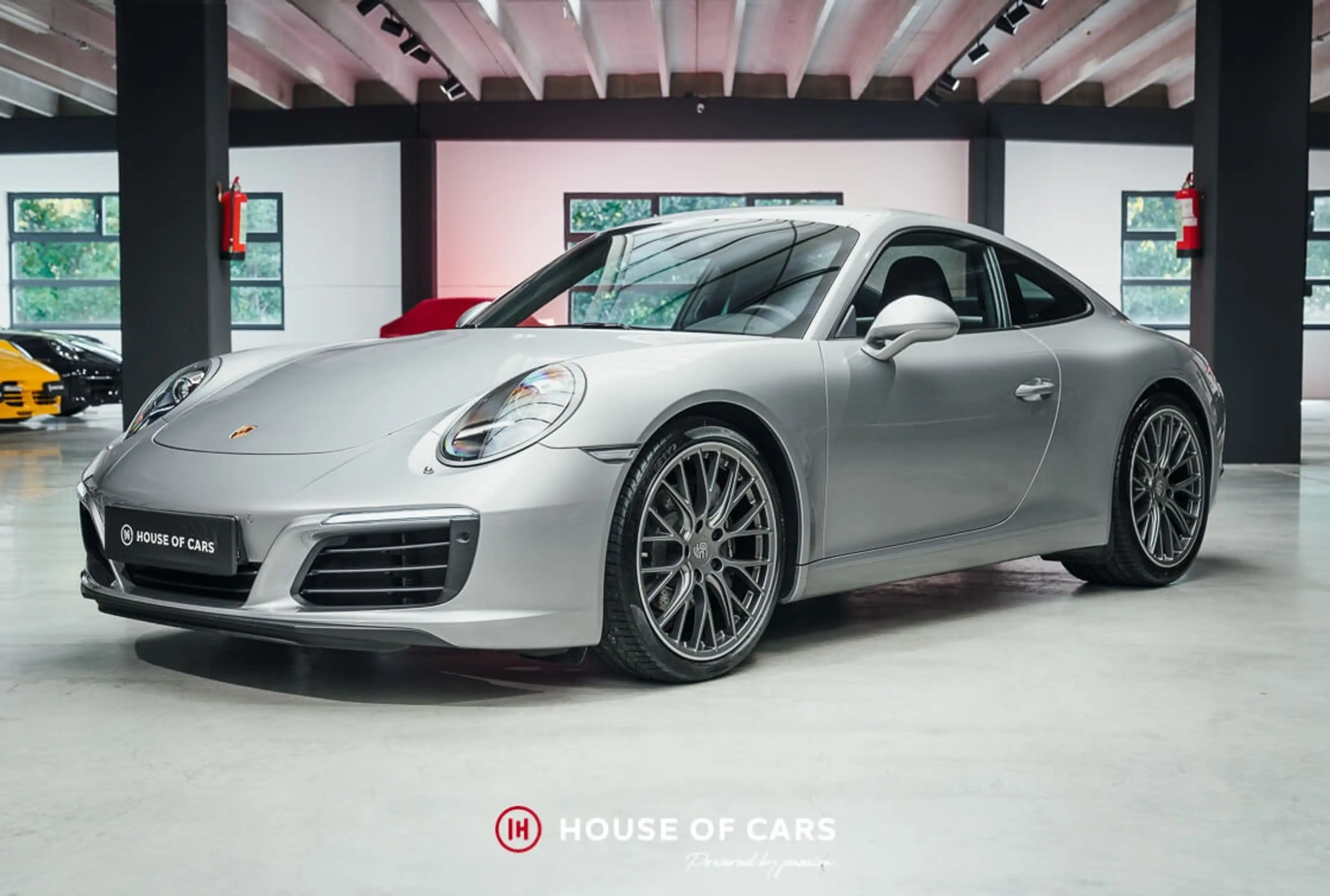 Porsche 991 .2 CARRERA COUPE PDK LOW MILEAGE - 1ST PAINT — photo 2