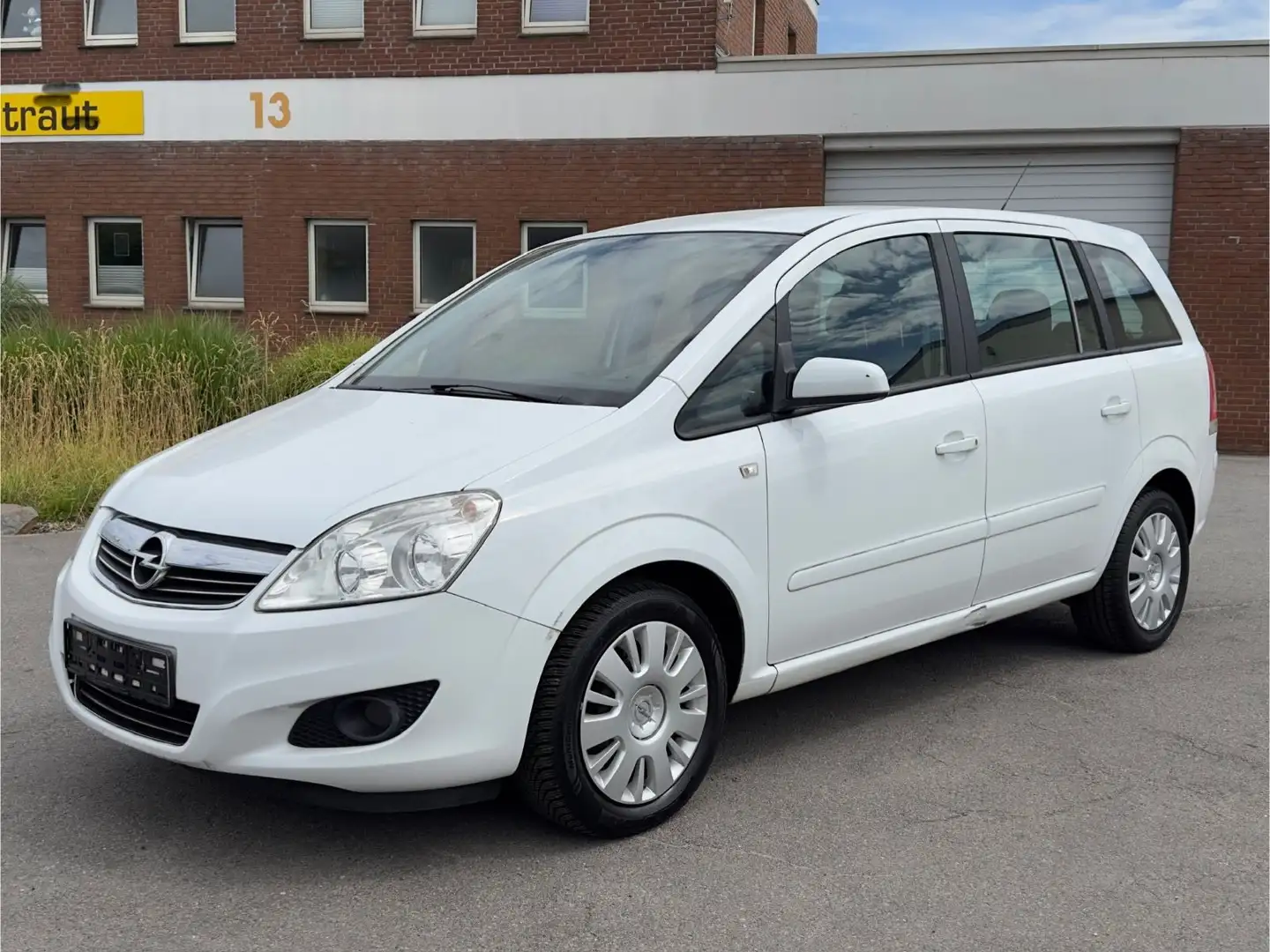 Opel Zafira B 1.6 CNG ERDGAS/BENZIN Edition Weiß - 1