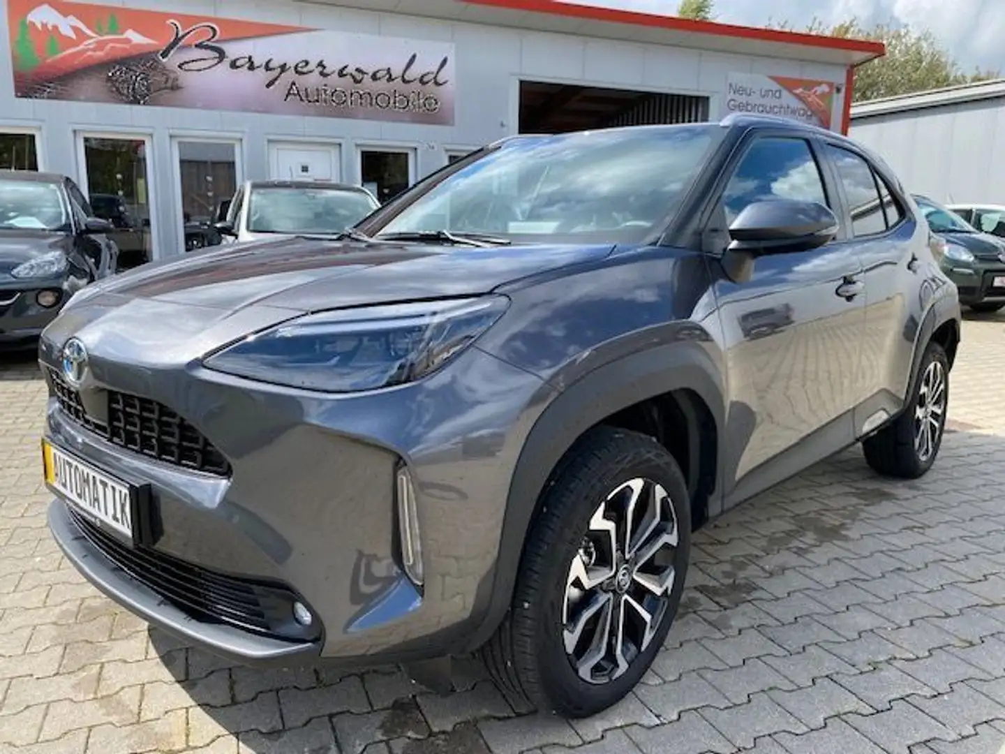 Toyota Yaris Cross Hybrid Navi Kamera SHZ ALU Gris - 1