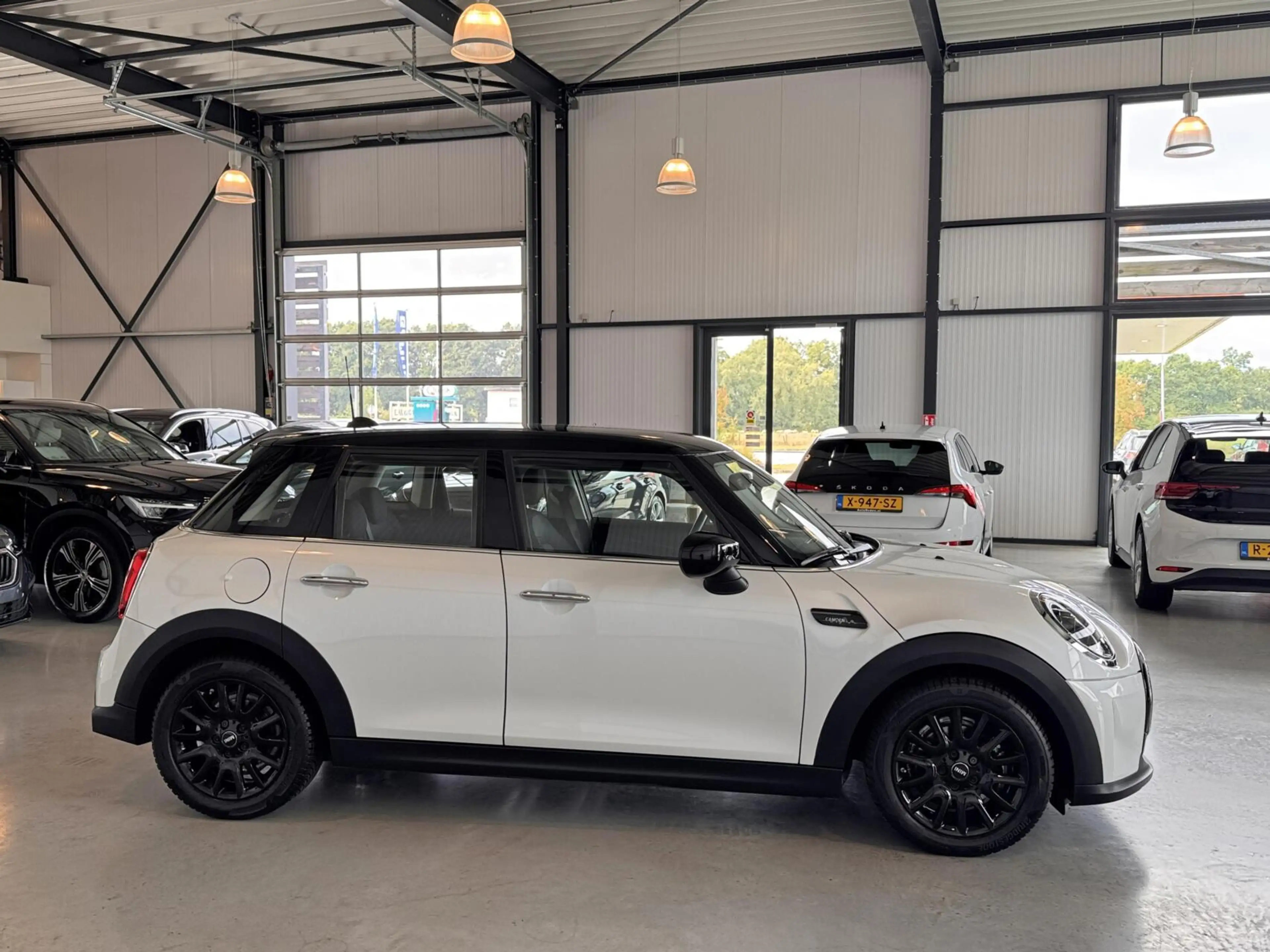 MINI Cooper 5-Deurs 1.5 Camden Edition — photo 29
