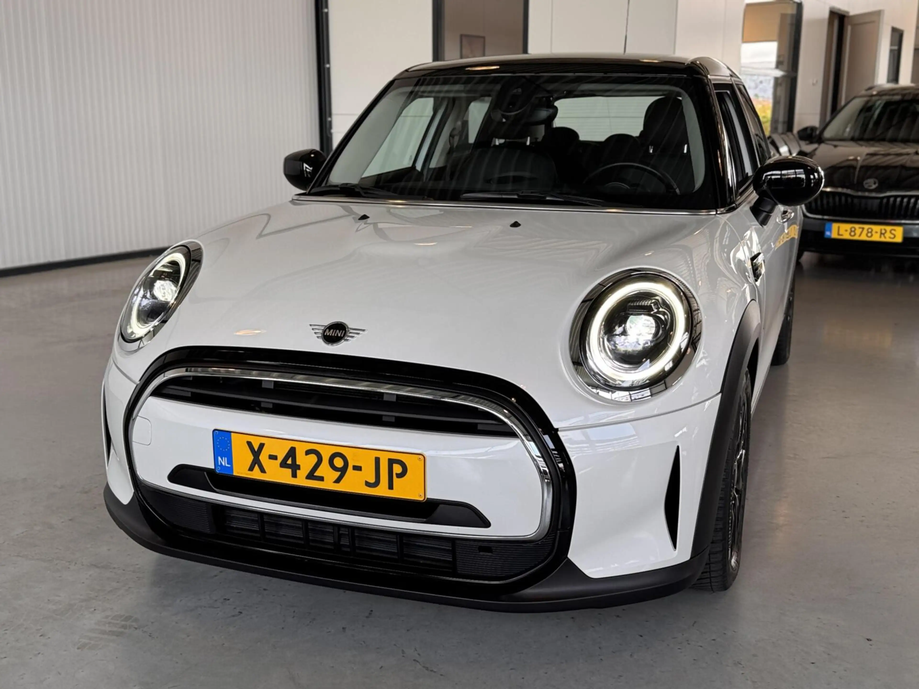 MINI Cooper 5-Deurs 1.5 Camden Edition — photo 16