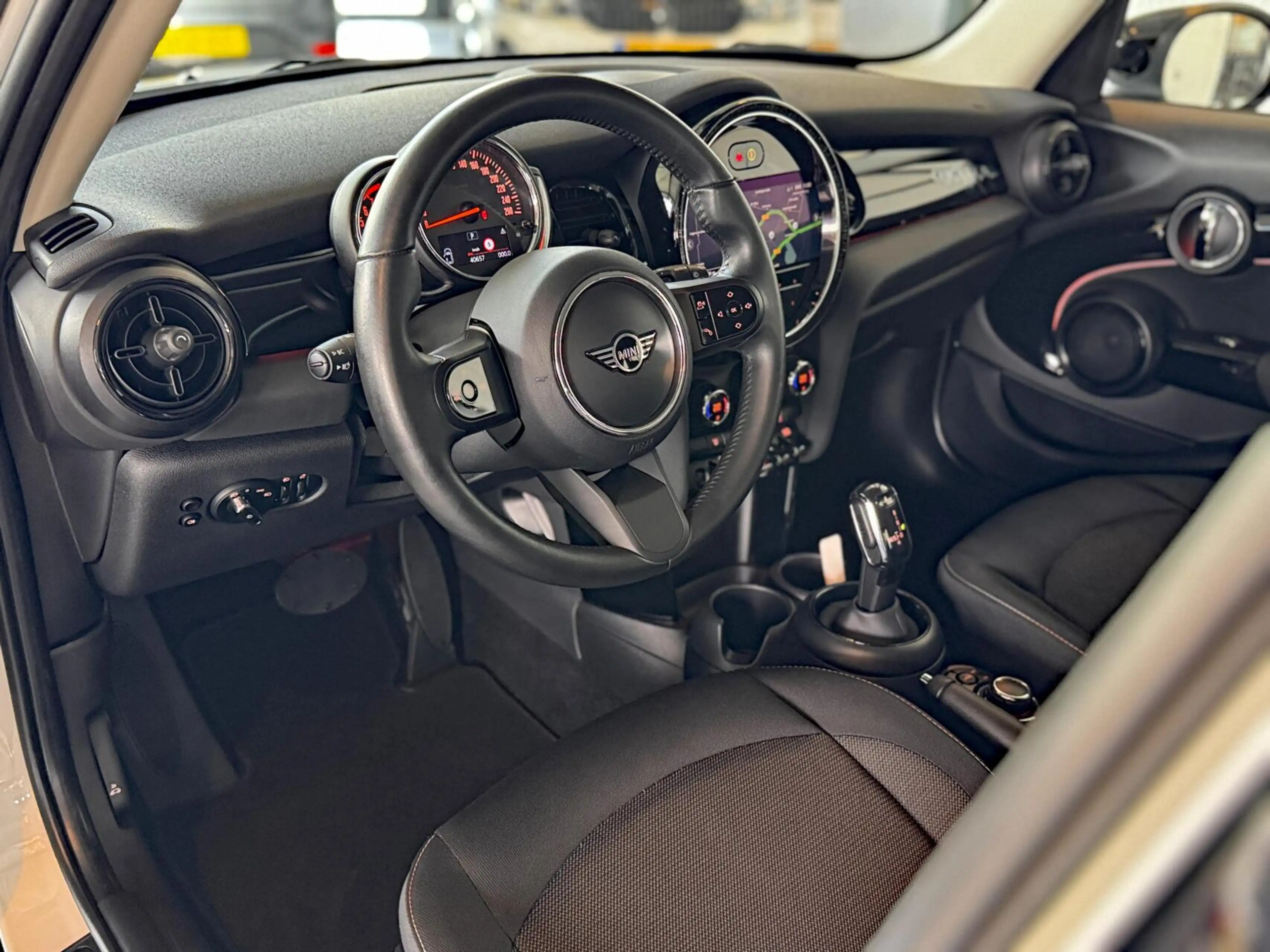 MINI Cooper 5-Deurs 1.5 Camden Edition — photo 10