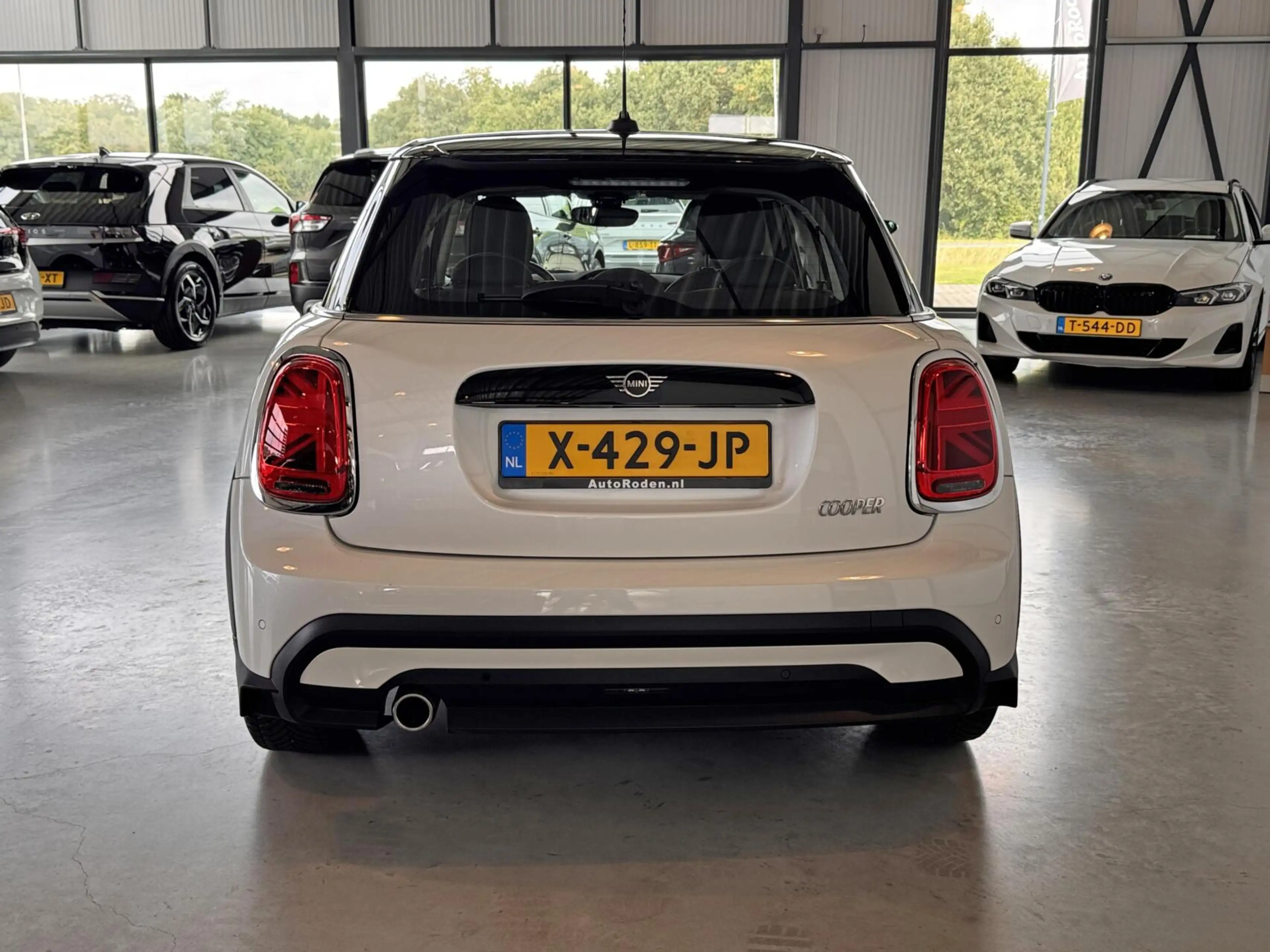 MINI Cooper 5-Deurs 1.5 Camden Edition — photo 11