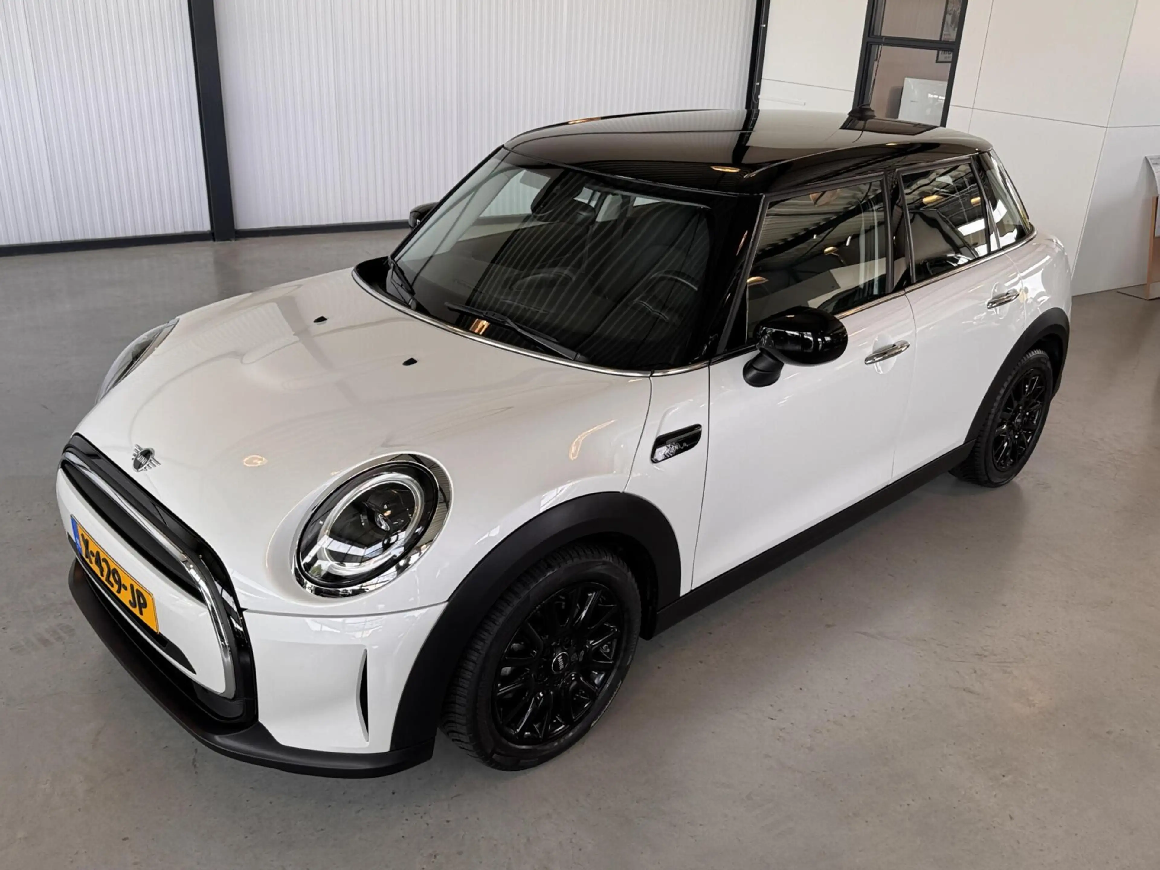MINI Cooper 5-Deurs 1.5 Camden Edition — photo 19