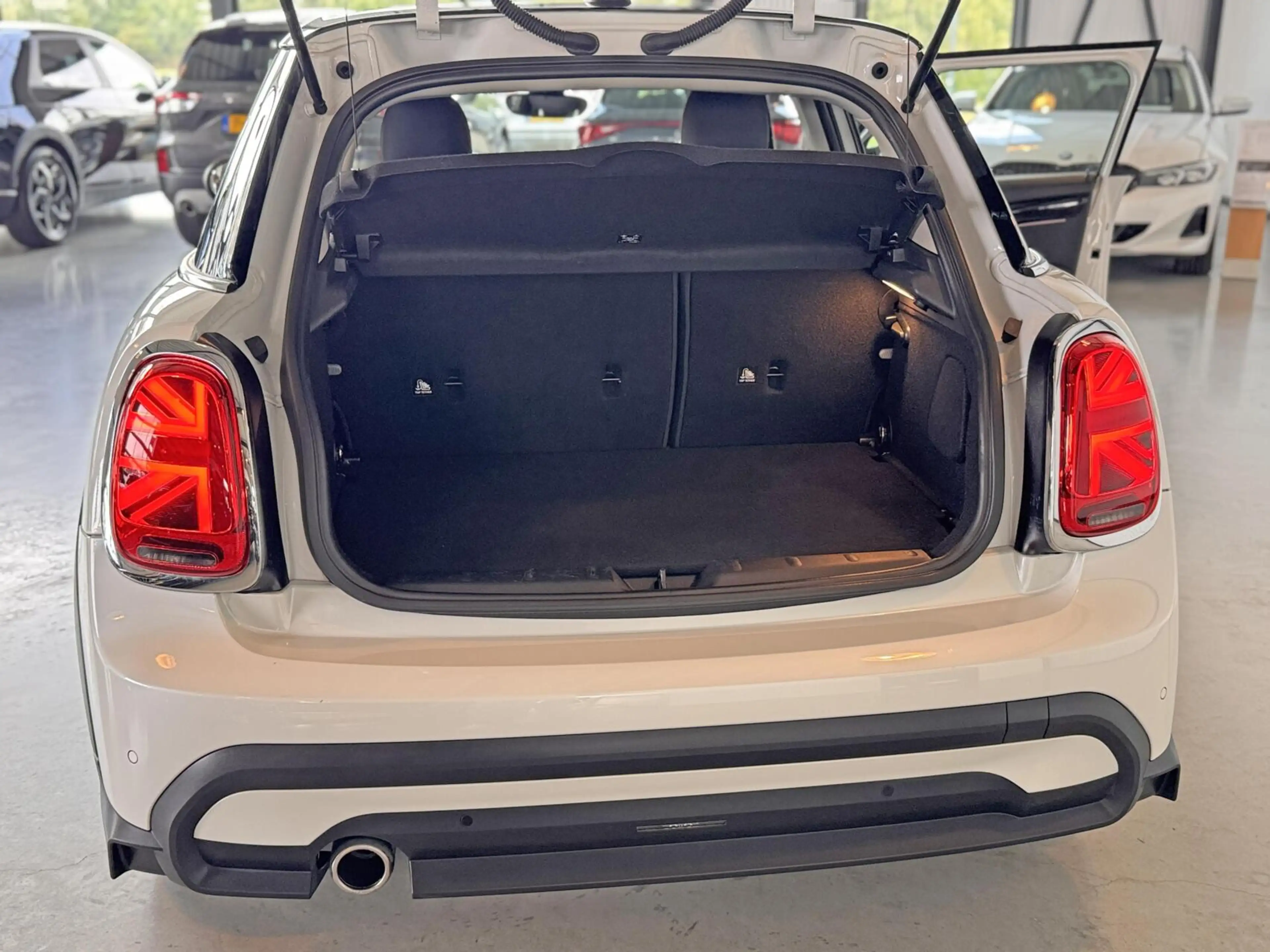 MINI Cooper 5-Deurs 1.5 Camden Edition — photo 24