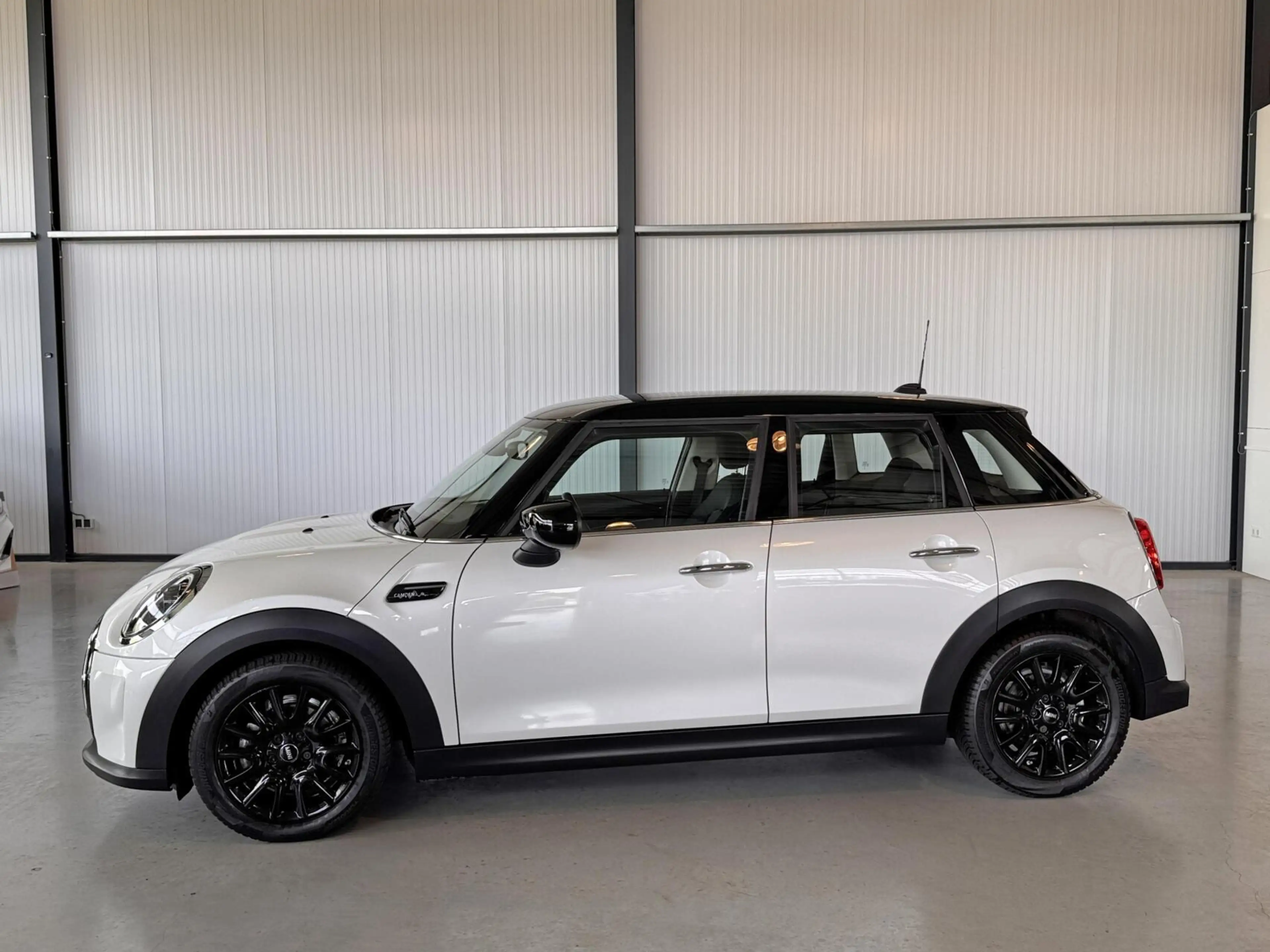 MINI Cooper 5-Deurs 1.5 Camden Edition — photo 6