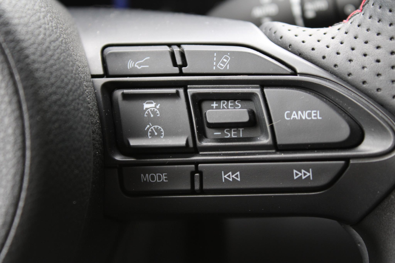 Toyota Yaris Cross 1.5 Hybrid GR Sport / JBL / ELEKTR A.KLEP / TWO TO — photo 13