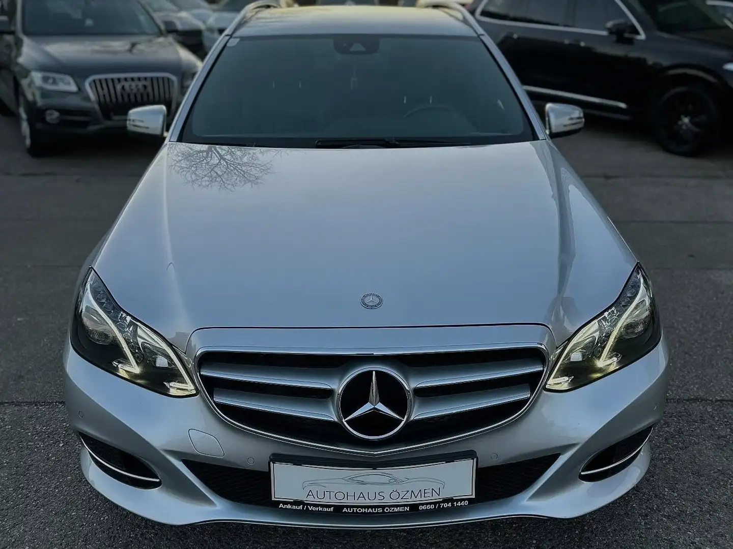 Mercedes-Benz E 350 BlueTEC 4MATIC Avantgarde A-Edition Plus Aut. PLUS Stříbrná - 2