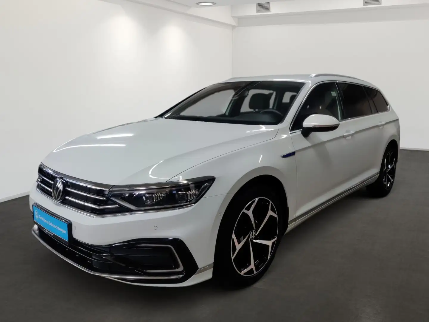 Volkswagen Passat Variant 1.4 GTE DSG Navi LED Standheizung Білий - 2