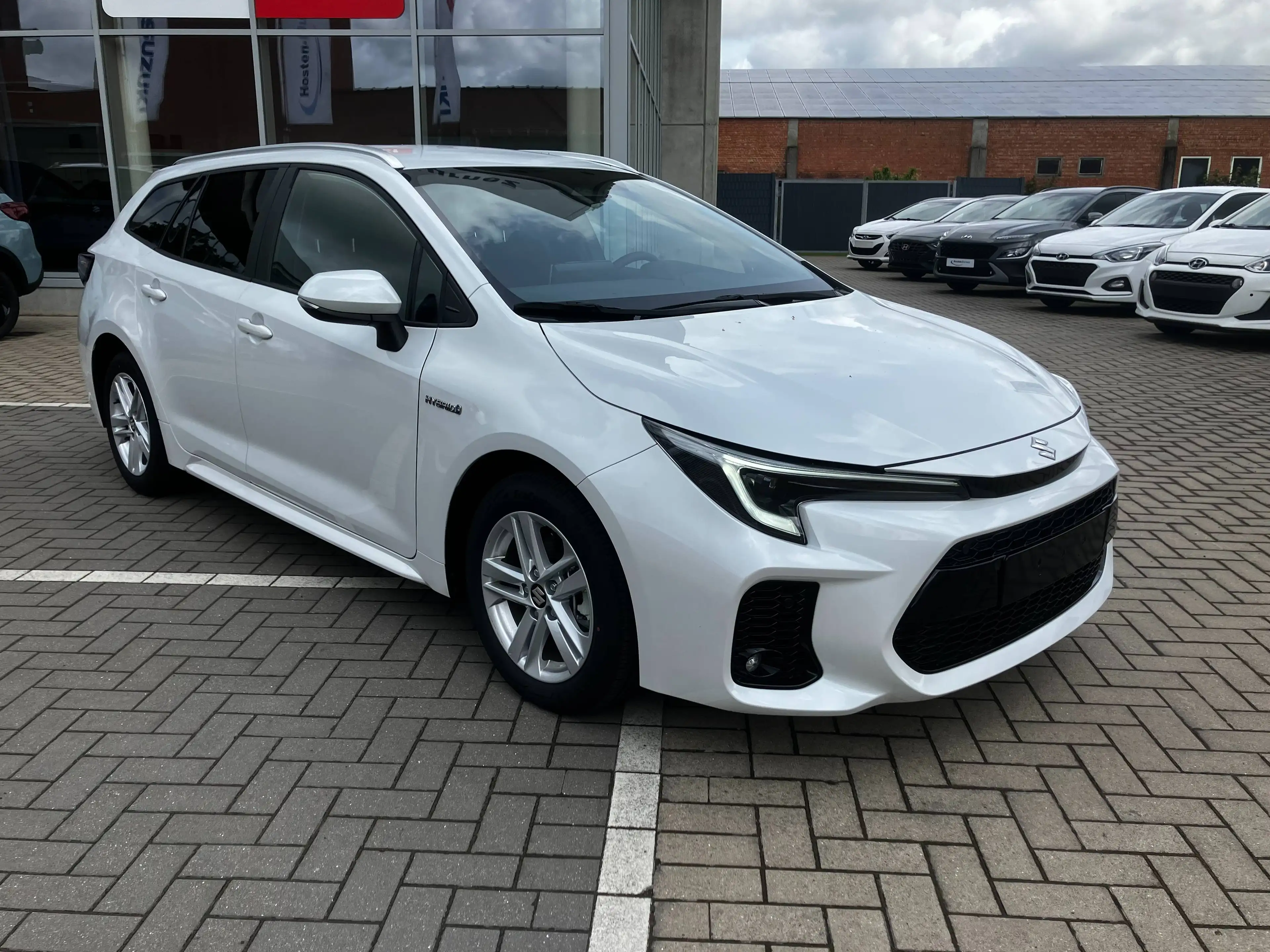 Suzuki Swace Swace HEV 1.8 Hybrid CVT GLX — photo 5