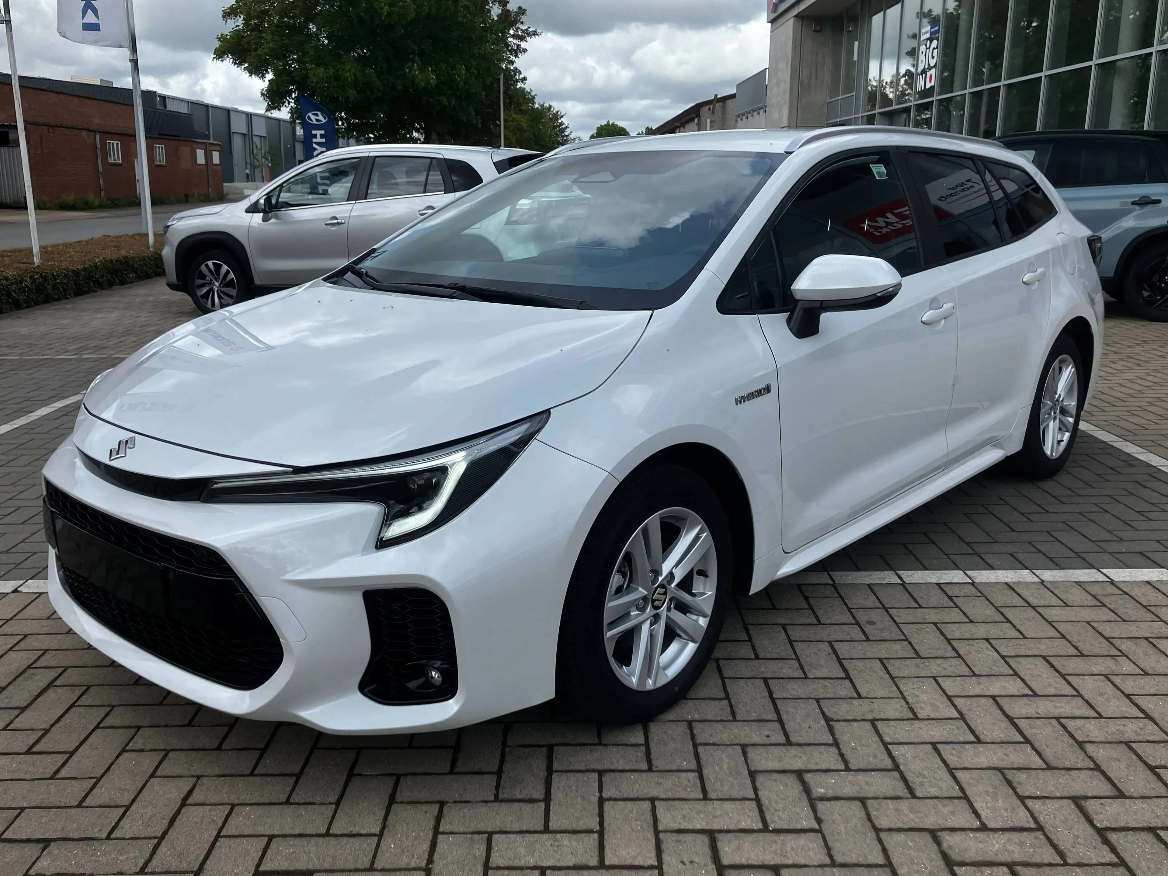 Suzuki Swace Swace HEV 1.8 Hybrid CVT GLX — photo 2