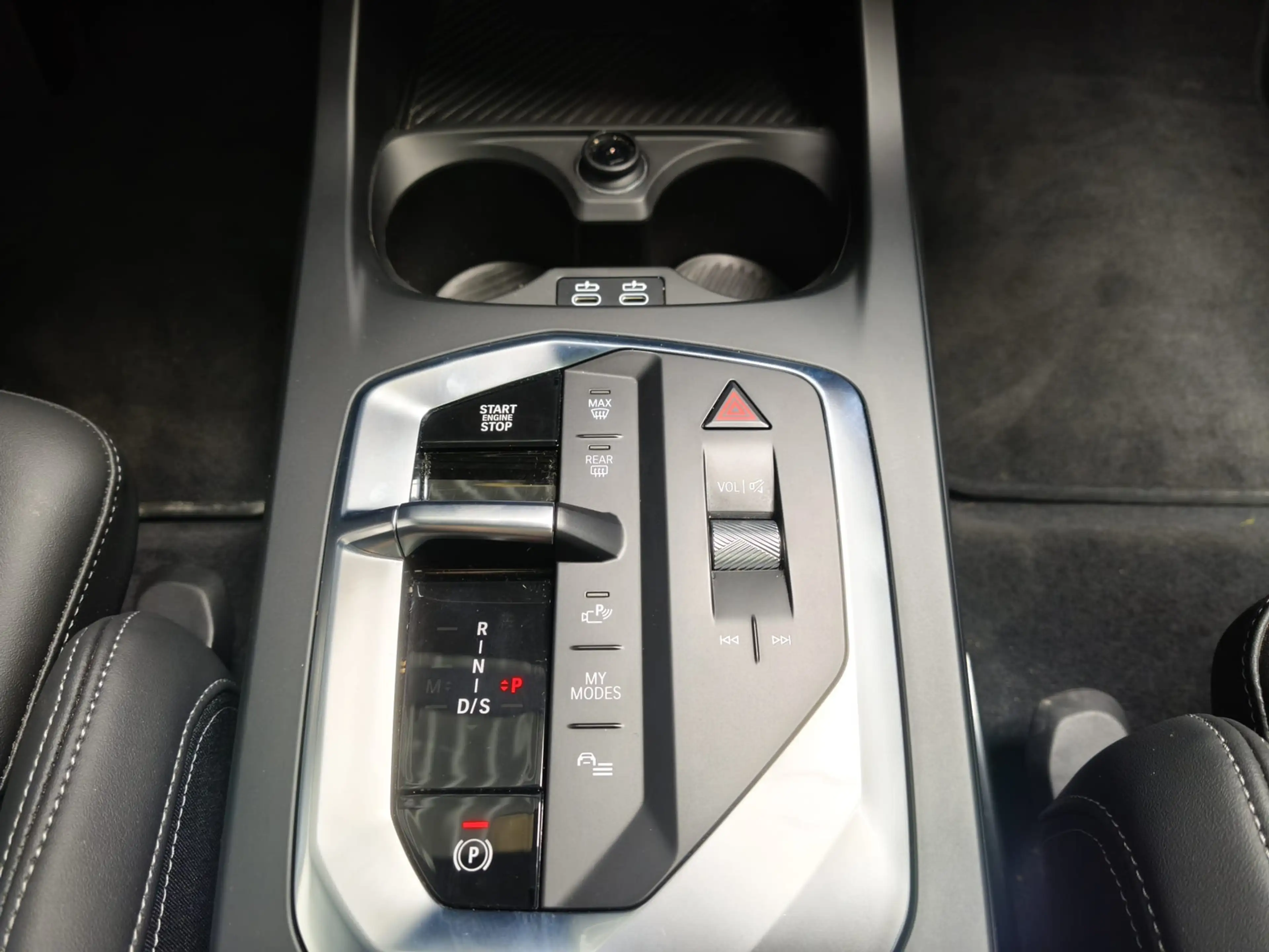 BMW 120 i M Sport PANO/Dr.As+/19"/Komf.Zugang — photo 13