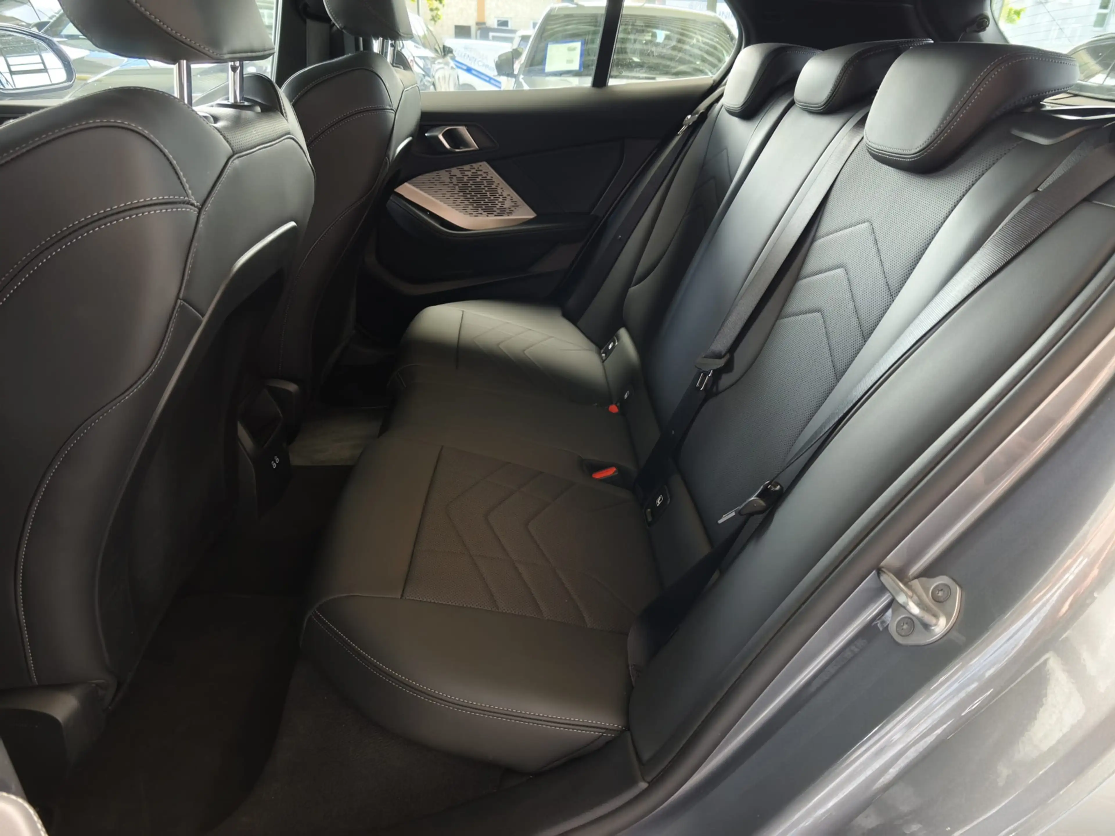 BMW 120 i M Sport PANO/Dr.As+/19"/Komf.Zugang — photo 15