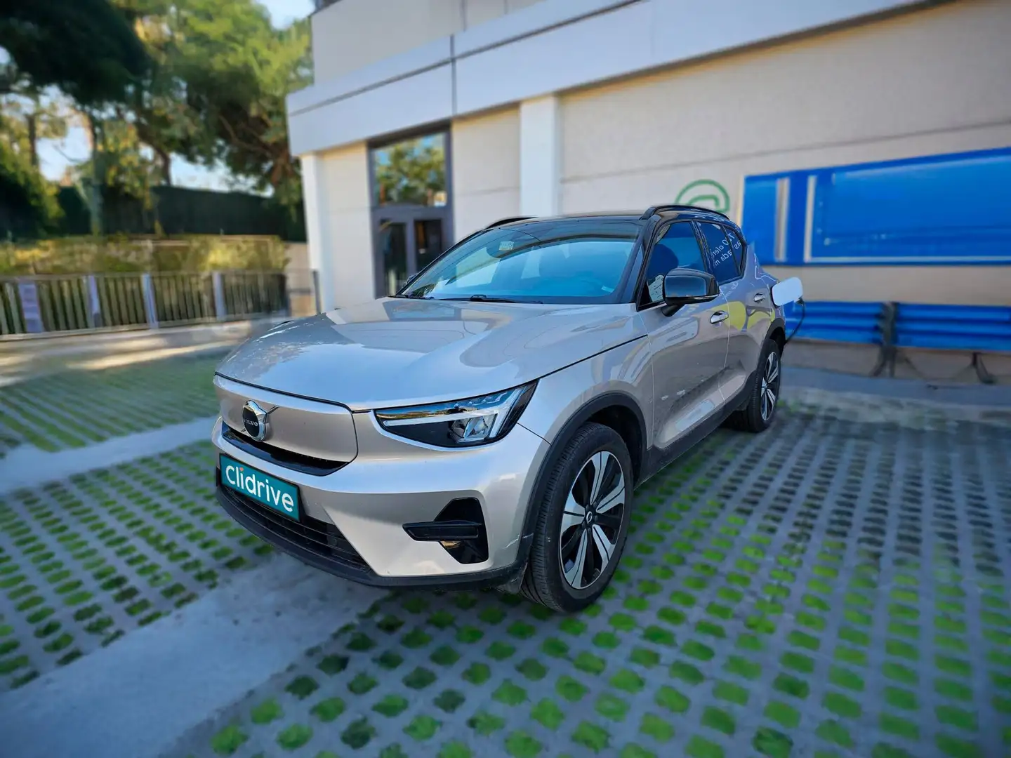 Volvo XC40 P8 Recharge Plus Eléctrico Puro Gris - 2