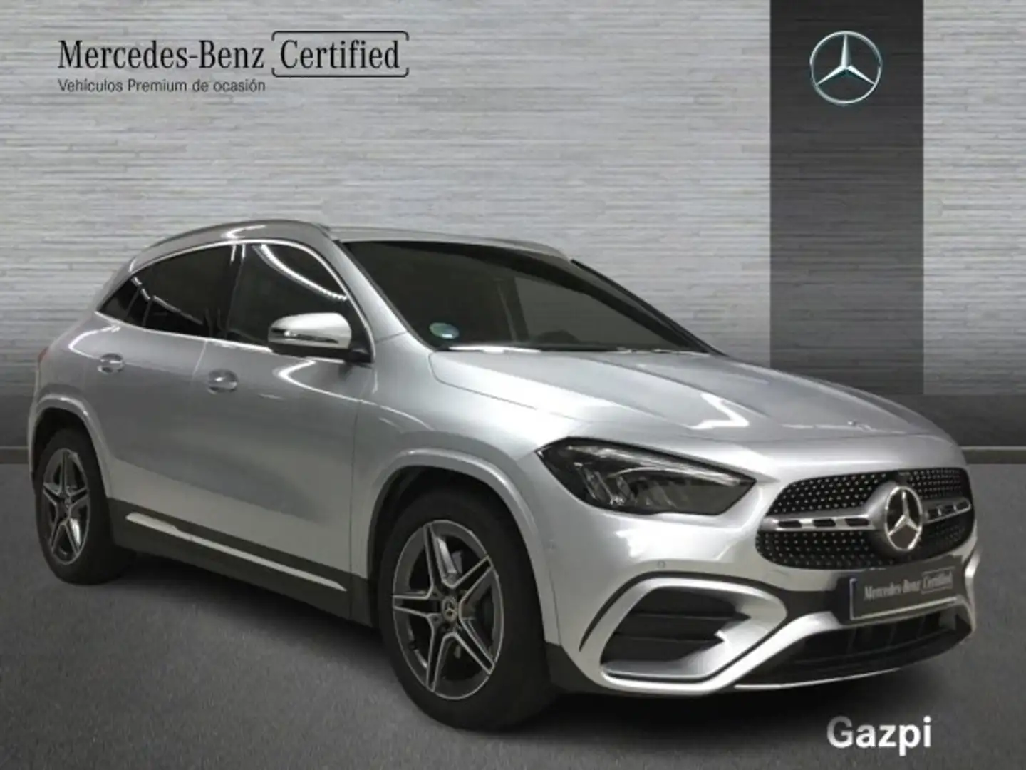 Mercedes-Benz GLA 200 - 2