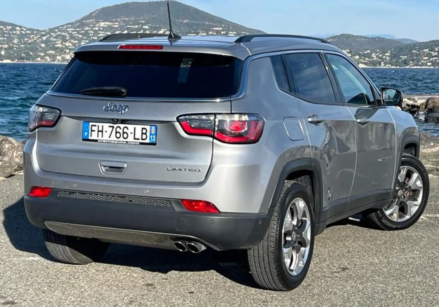 Jeep Compass 1.4 I MultiAir II 140 ch BVM6 Limited Gris - 2