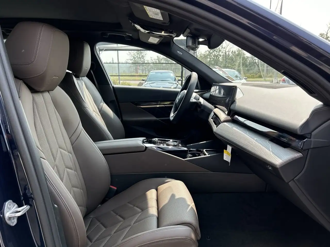 BMW i5 снимка BMW i5