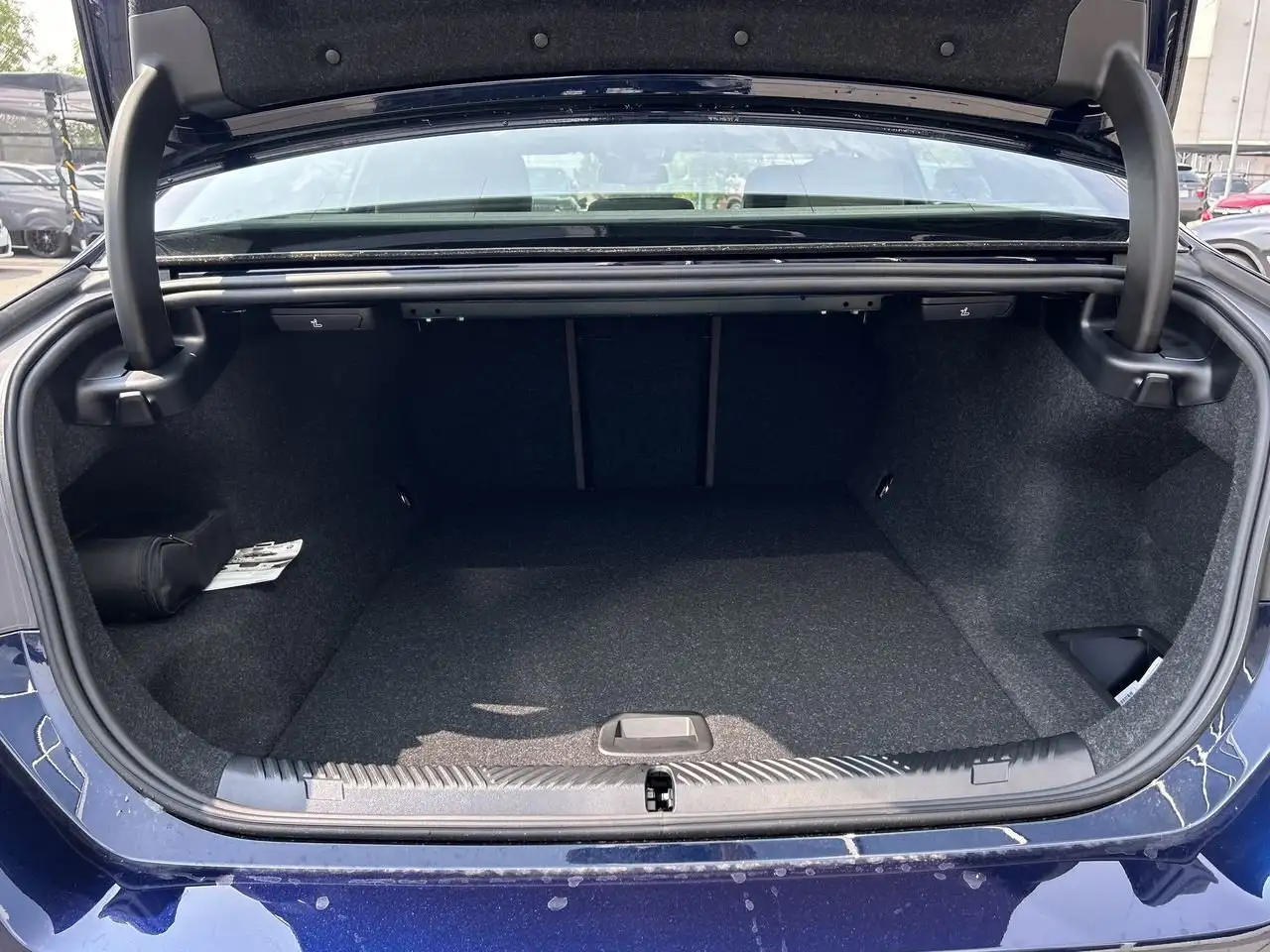 BMW i5 снимка BMW i5