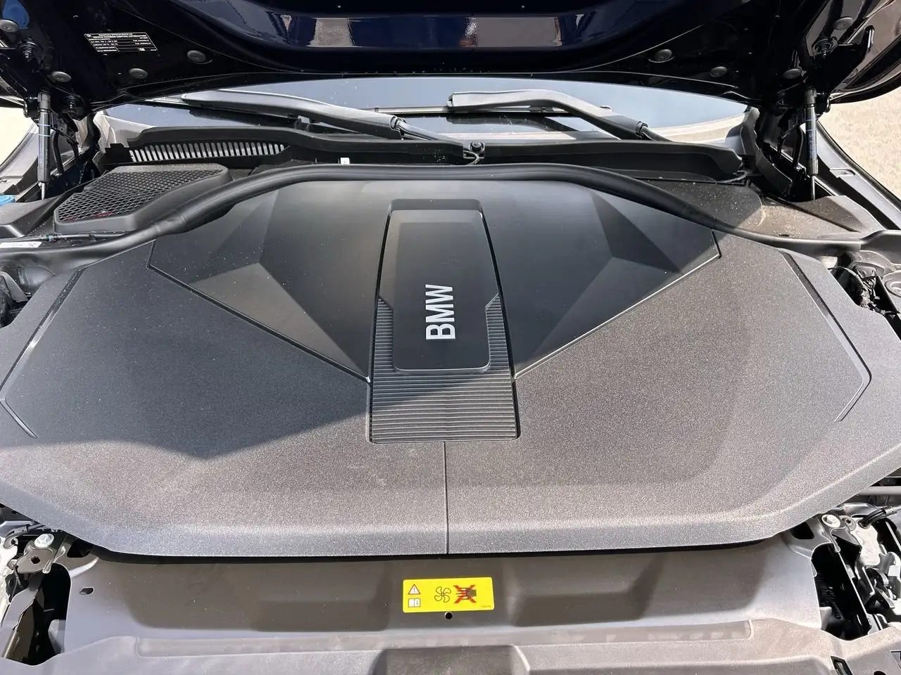 BMW i5 снимка BMW i5