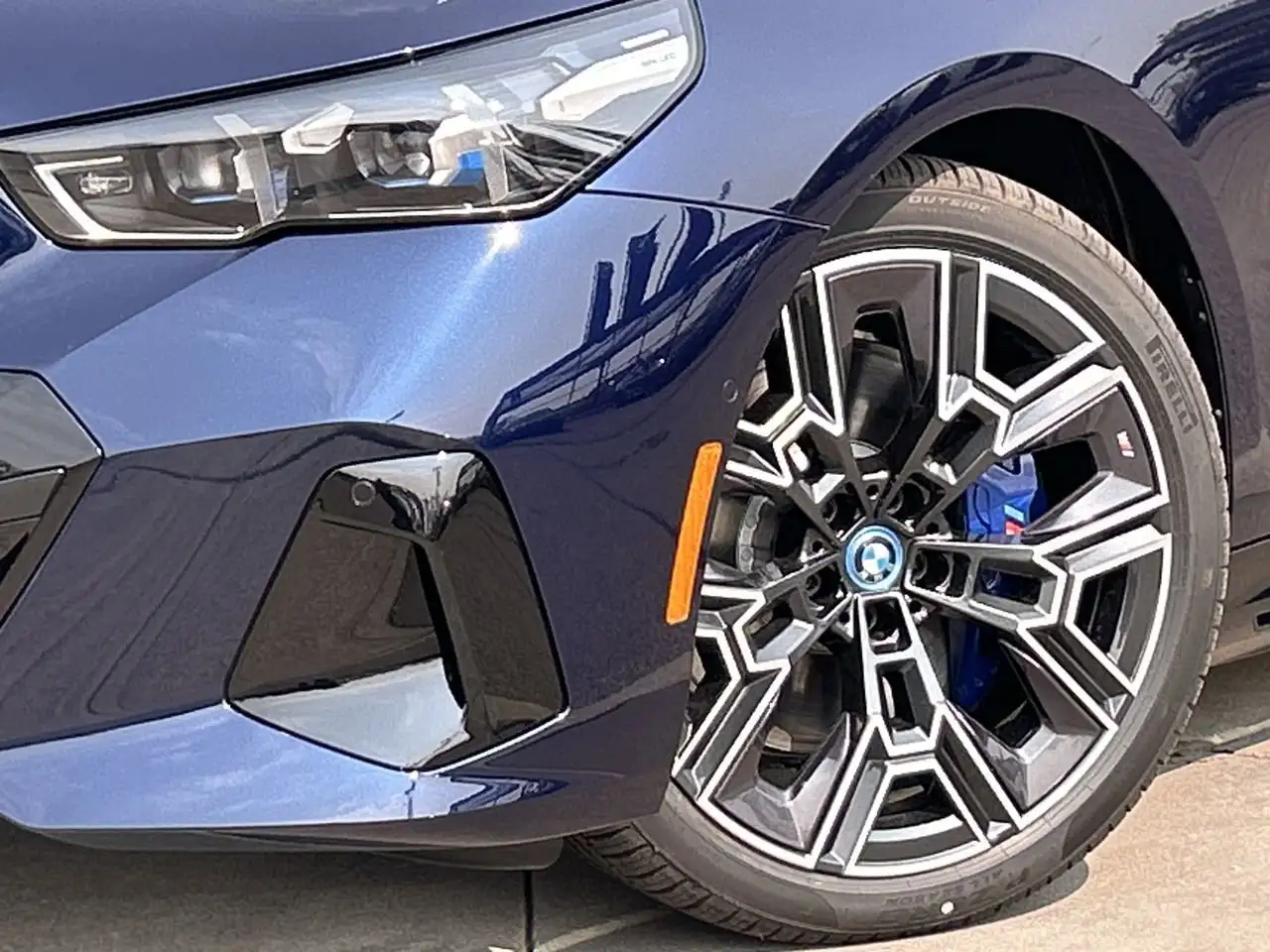 BMW i5 снимка BMW i5