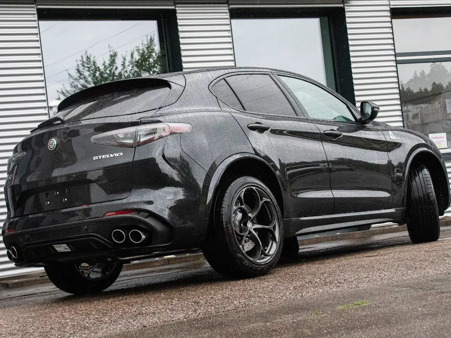 Alfa Romeo Stelvio Quadrifoglio 2,9l Q4 vom AR Vertragshändler Noir - 2