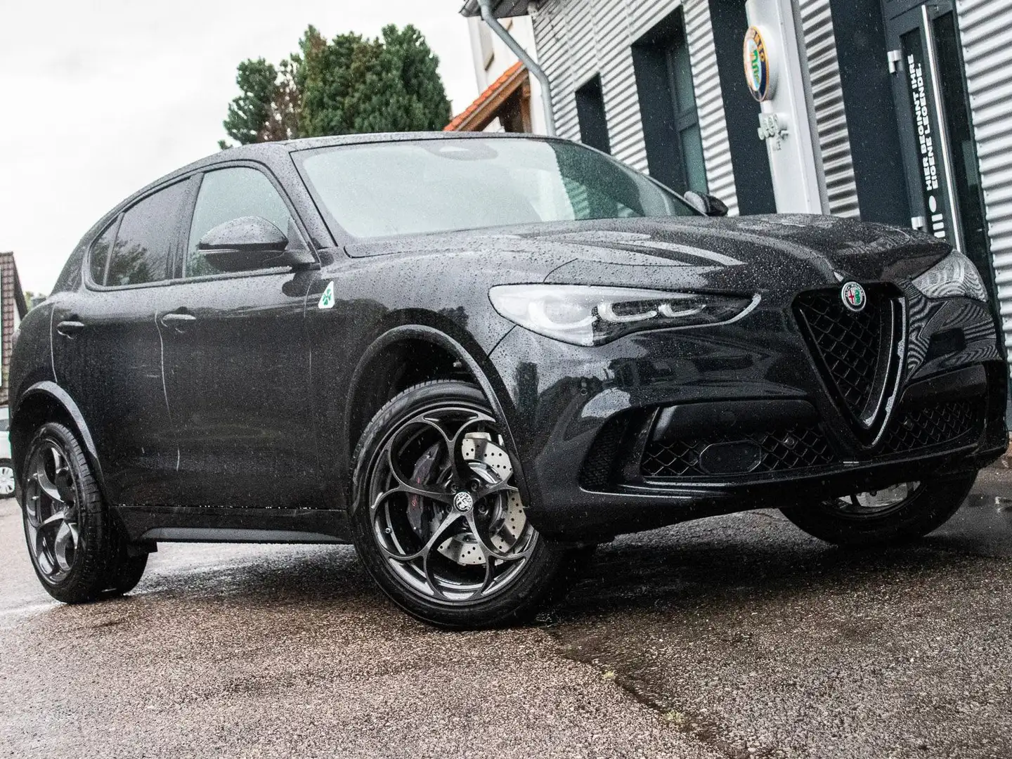 Alfa Romeo Stelvio Quadrifoglio 2,9l Q4 vom AR Vertragshändler Noir - 1