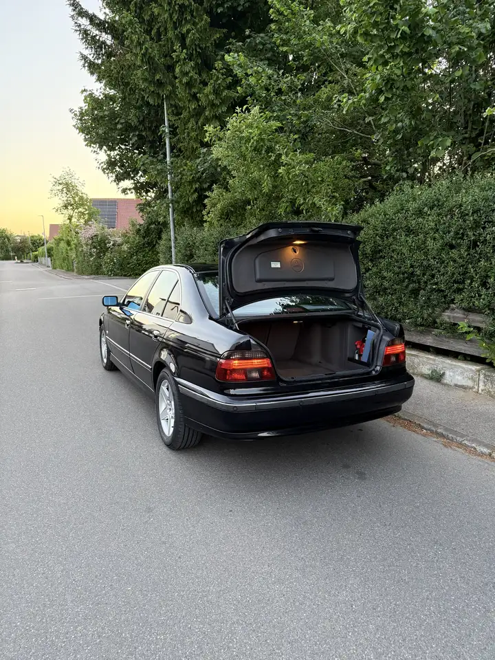 BMW 520i, foto 4
