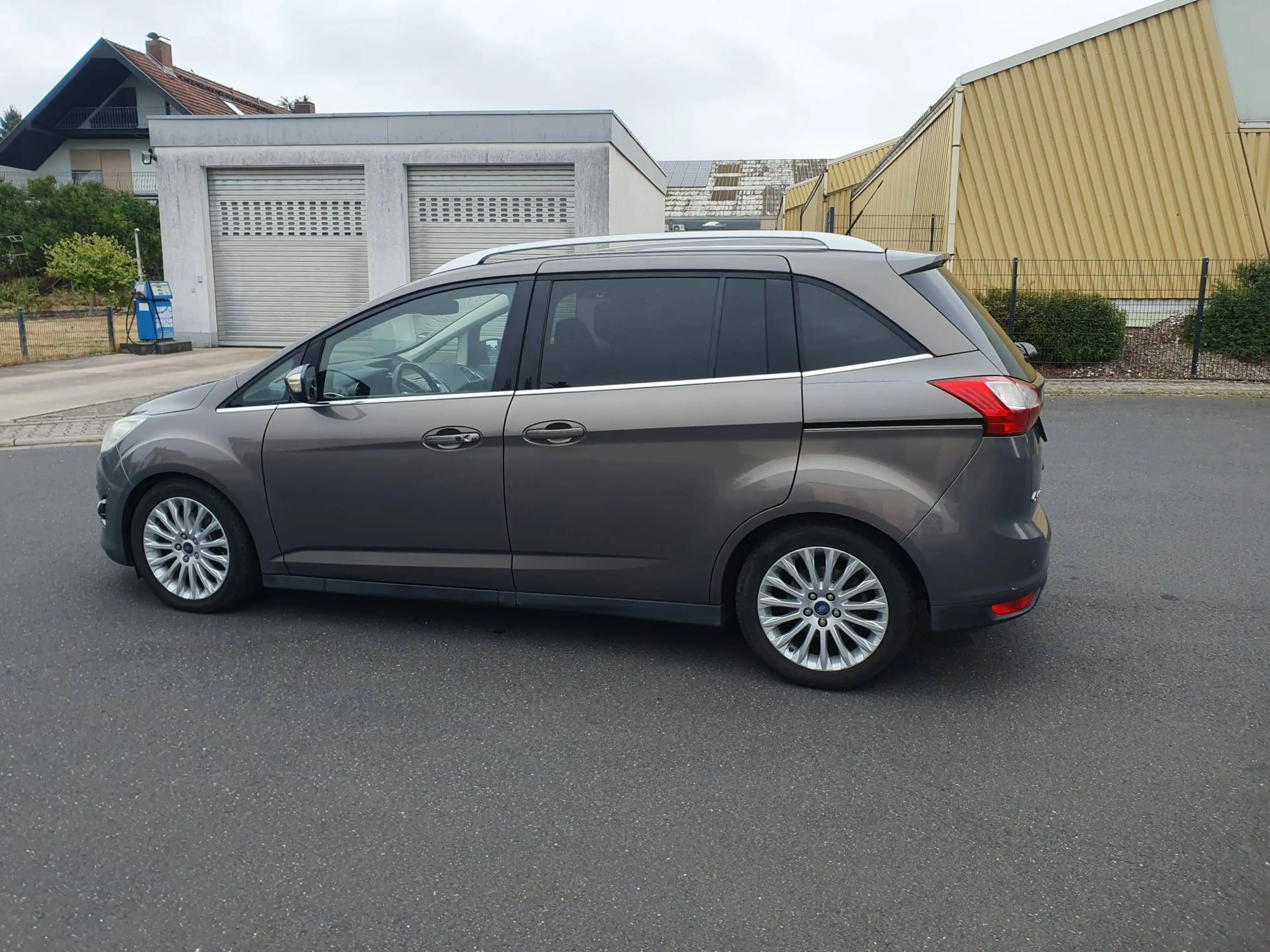 Ford Grand C-Max Titanium — photo 7