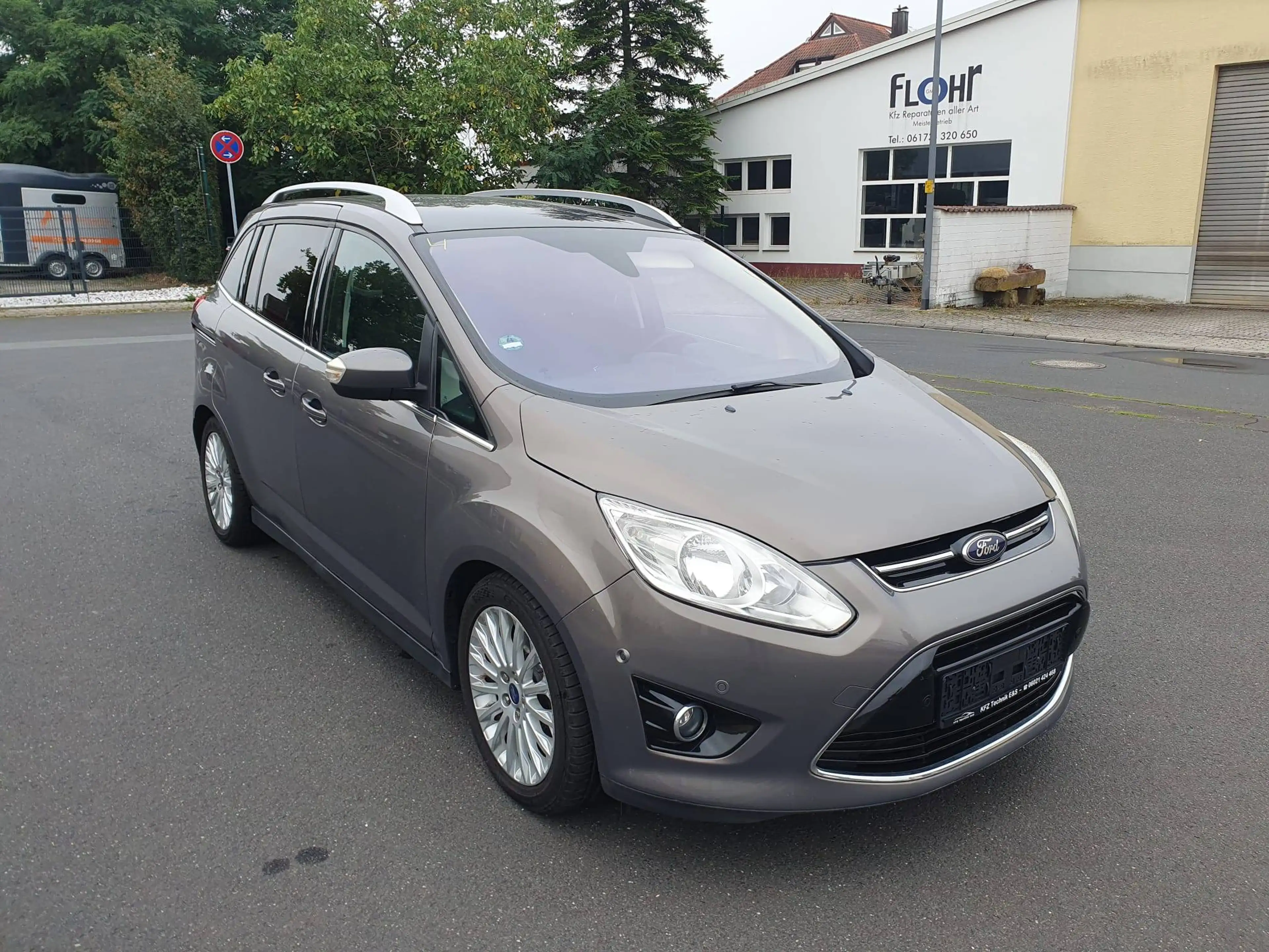 Ford Grand C-Max Titanium — photo 3