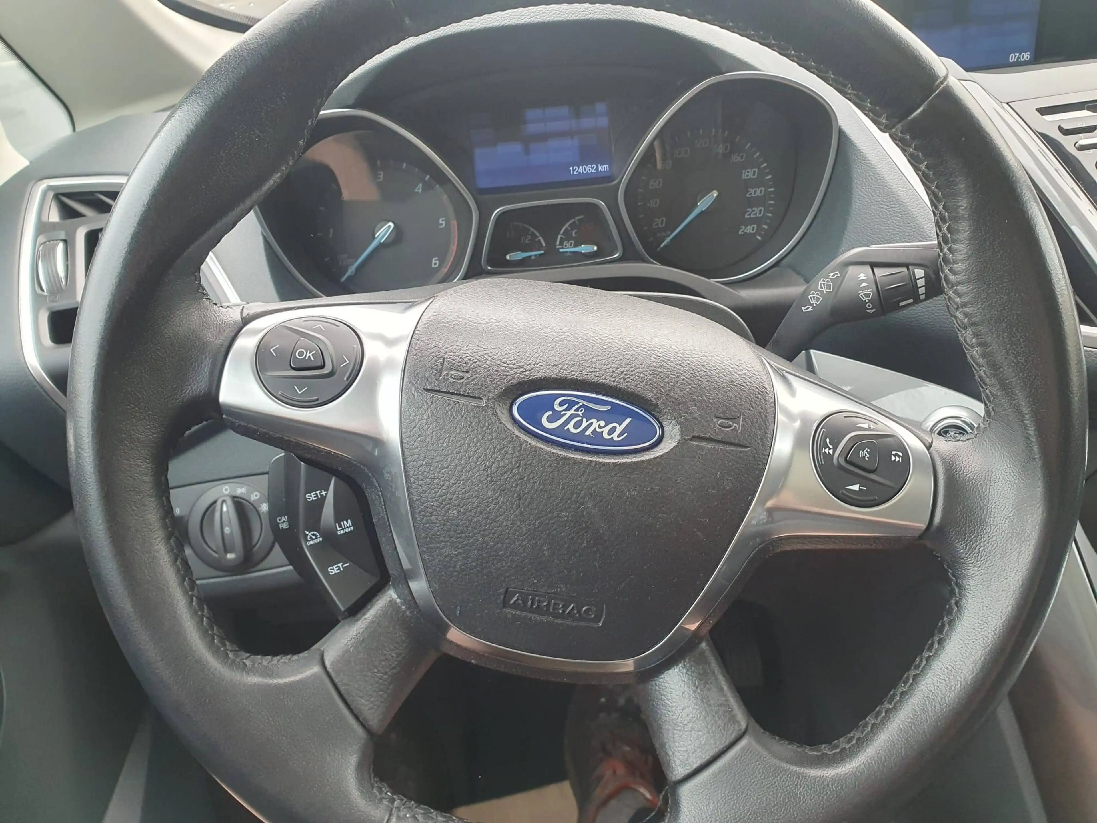 Ford Grand C-Max Titanium — photo 15
