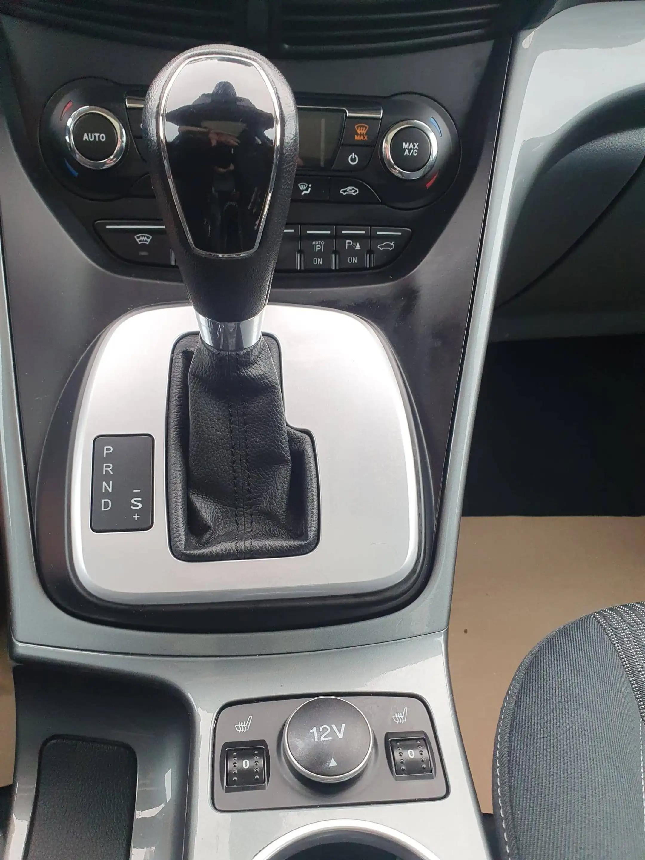 Ford Grand C-Max Titanium — photo 12
