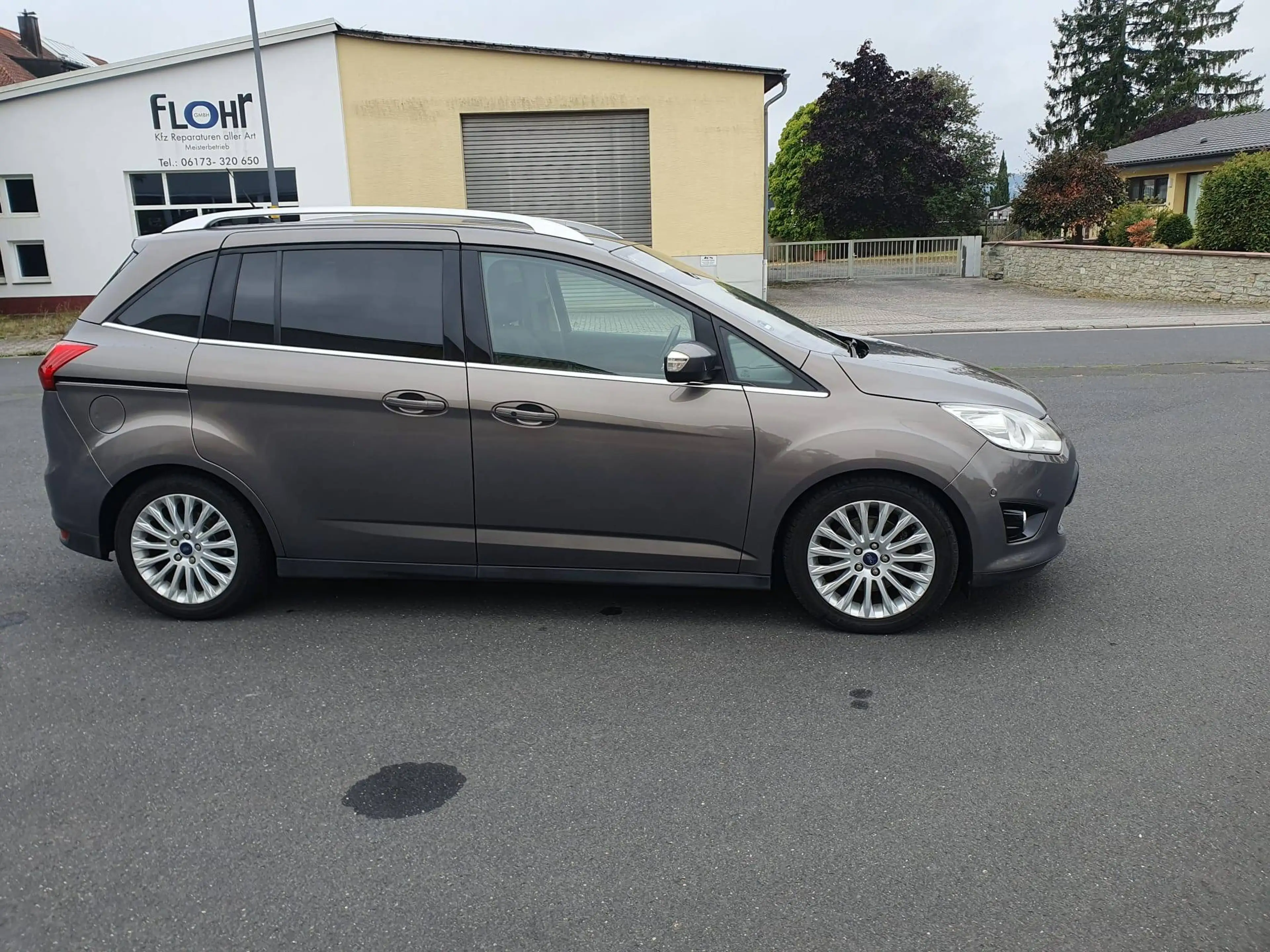 Ford Grand C-Max Titanium — photo 4