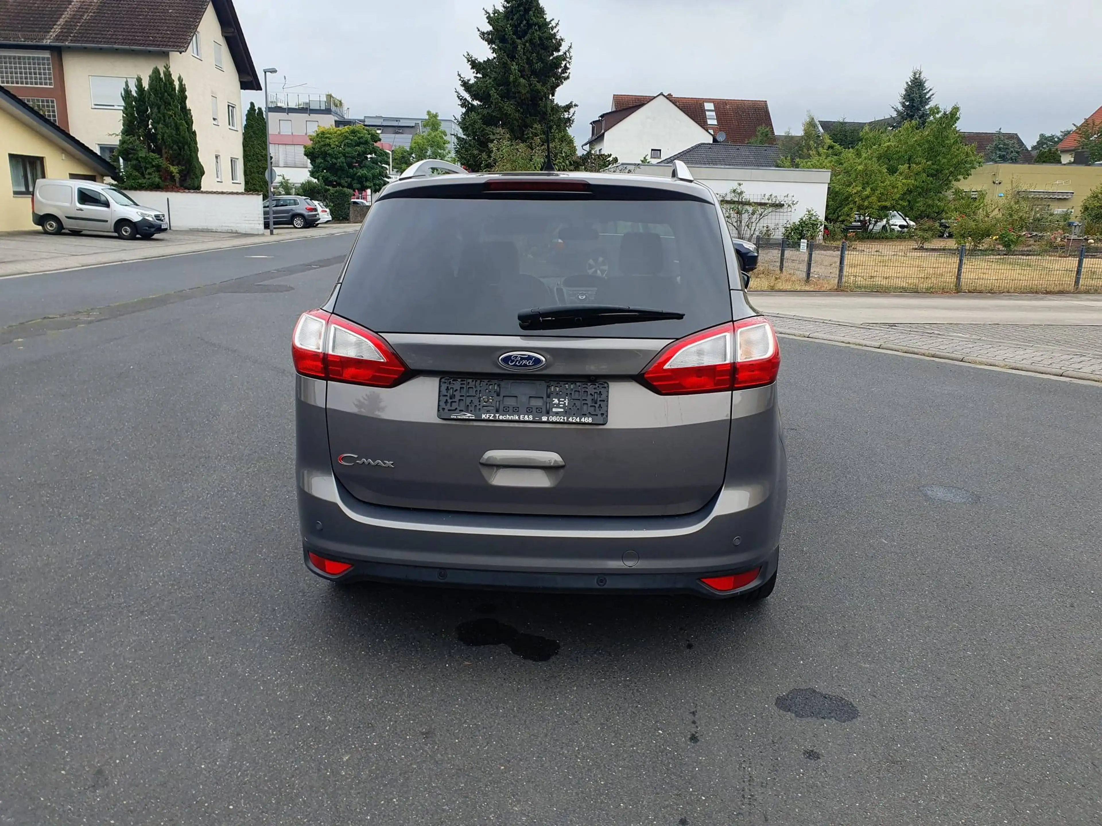 Ford Grand C-Max Titanium — photo 6