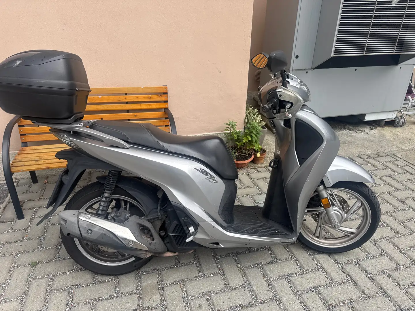 Honda SH 125 Argento - 1
