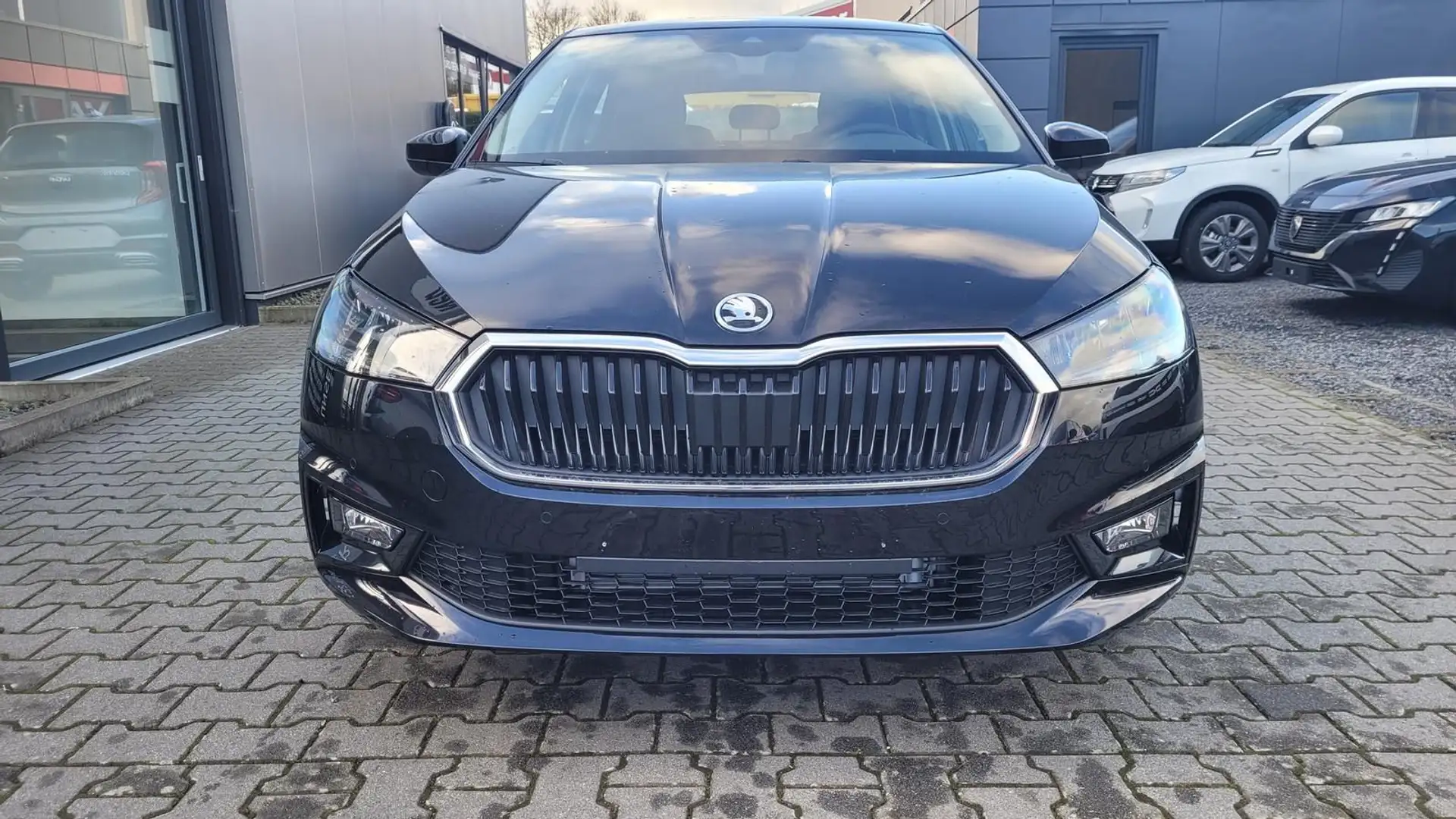 Skoda Fabia Selection*5JGar*LED*Shzg*PDC*Cam*15Zoll* Schwarz - 2