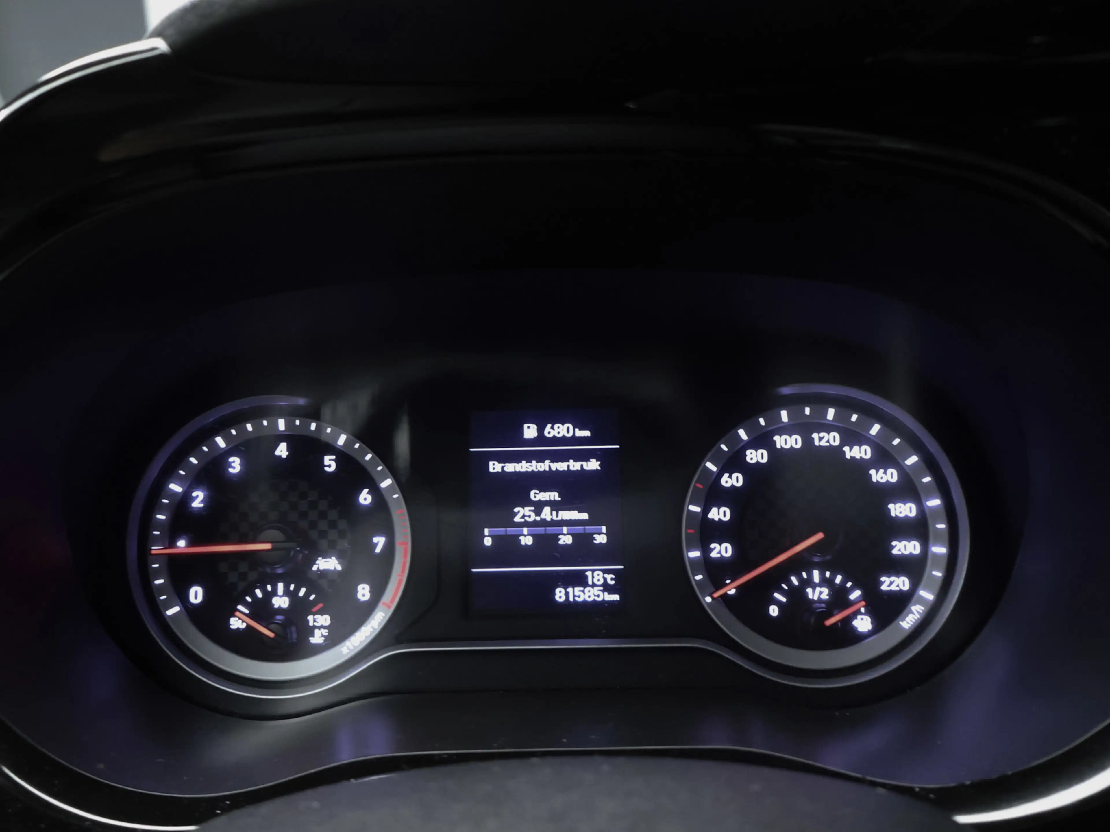 Hyundai i10 1.0 Comfort Sport (APPLE CARPLAY,NAVI,CLIMATE,CRUI — photo 8