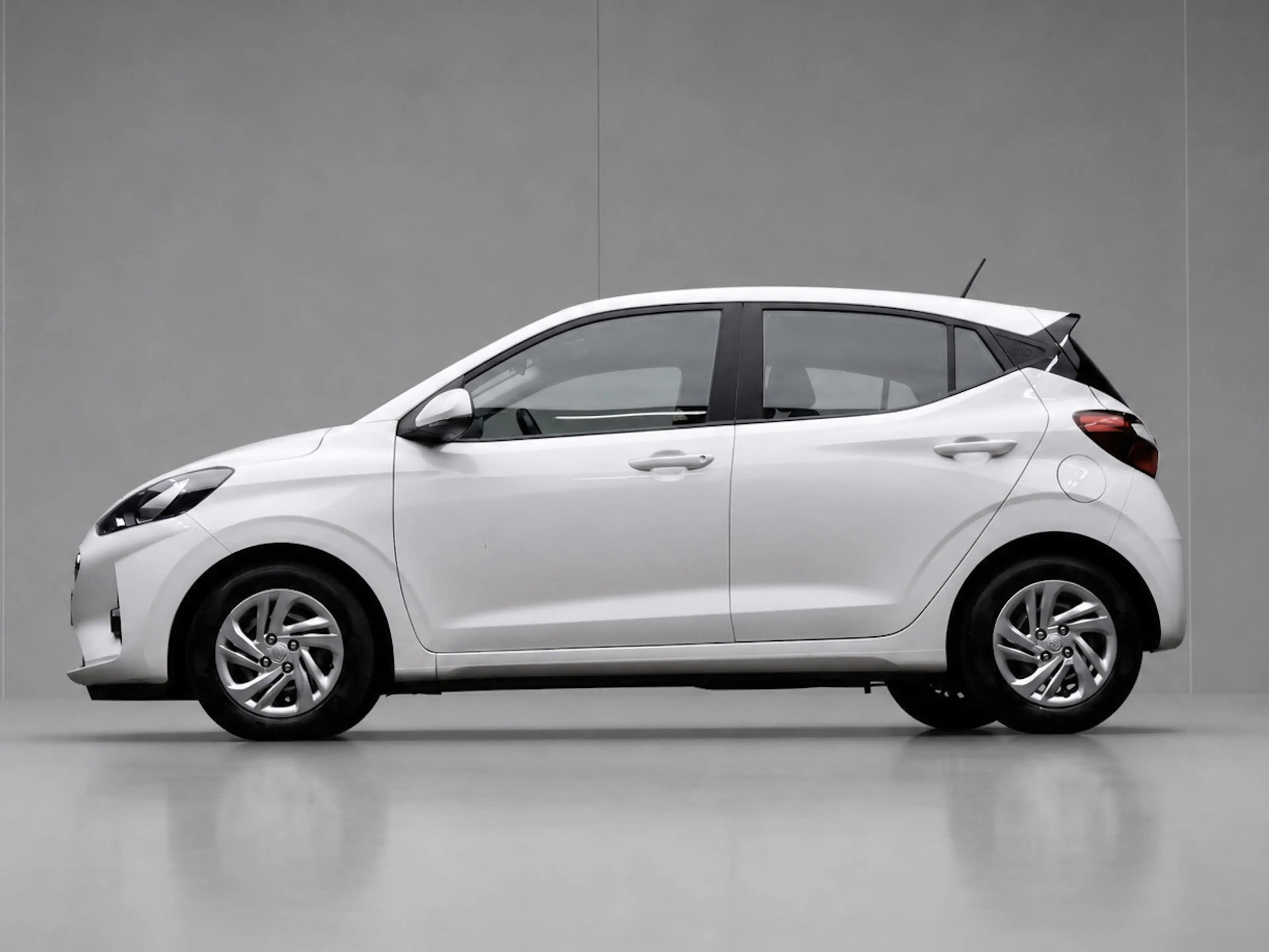 Hyundai i10 1.0 Comfort Sport (APPLE CARPLAY,NAVI,CLIMATE,CRUI